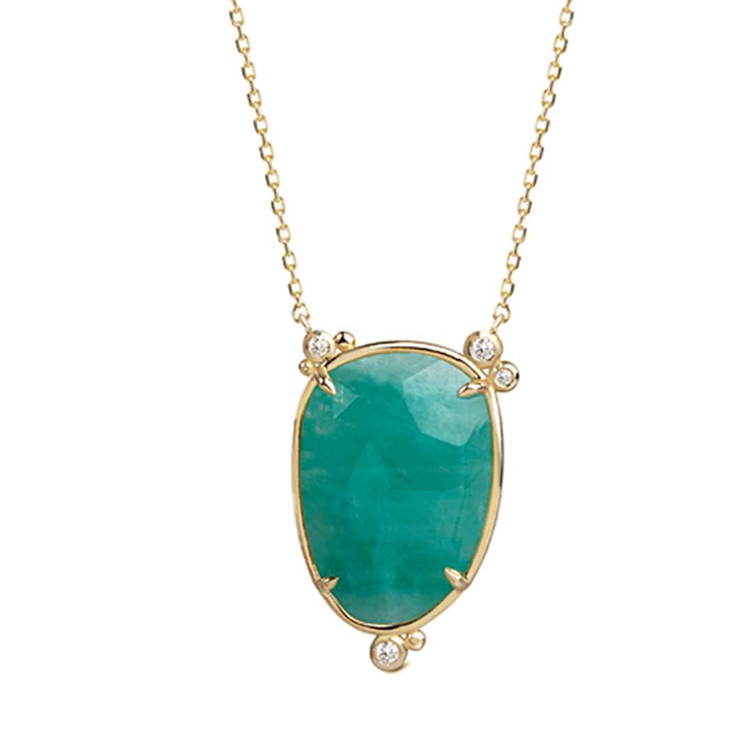 14K Gold Oval Emerald Necklace  with 4 diamonds