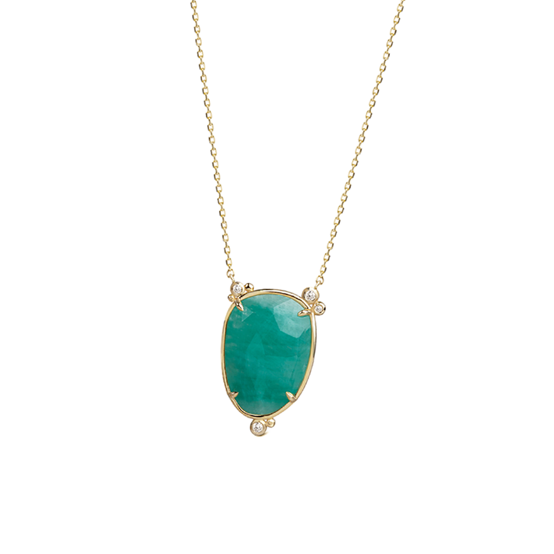 14K Gold Oval Emerald Necklace  with 4 diamonds