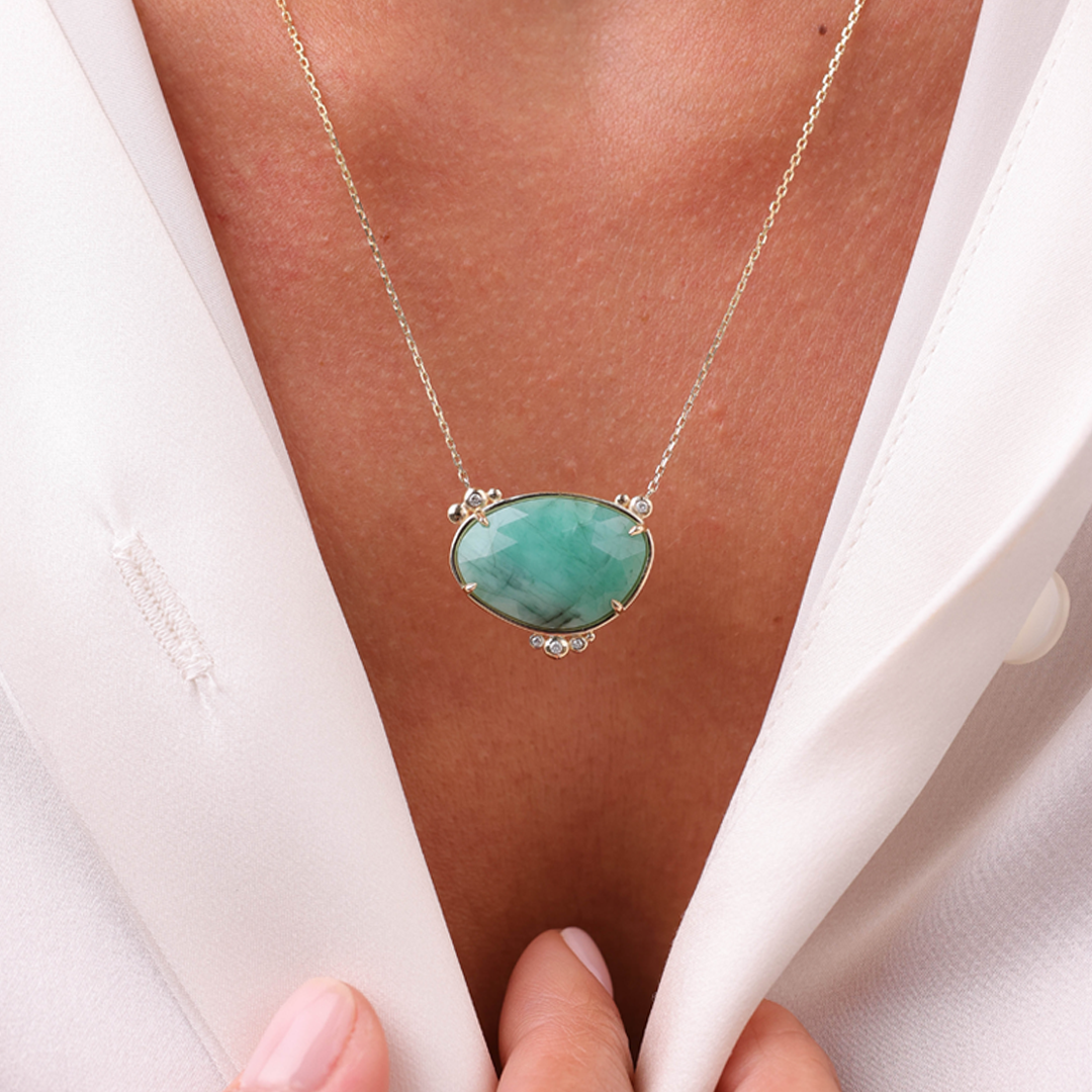 14K Gold Horizontal Emerald Necklace  with 5 diamonds