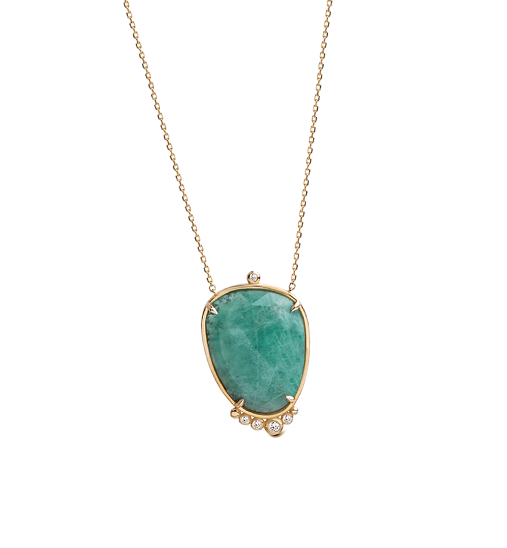 14K Gold Oval Emerald Necklace  with 5 diamonds