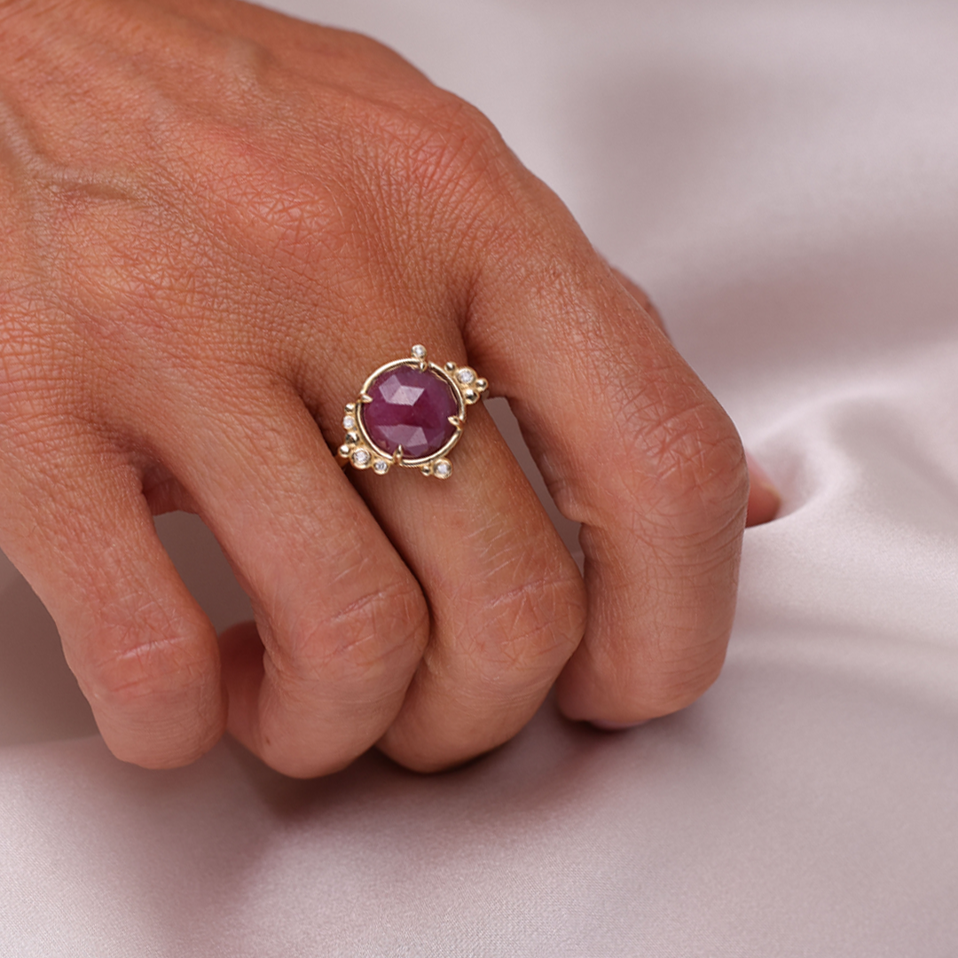 14K Gold Round Rose cut Ruby Ring with 6 Diamonds