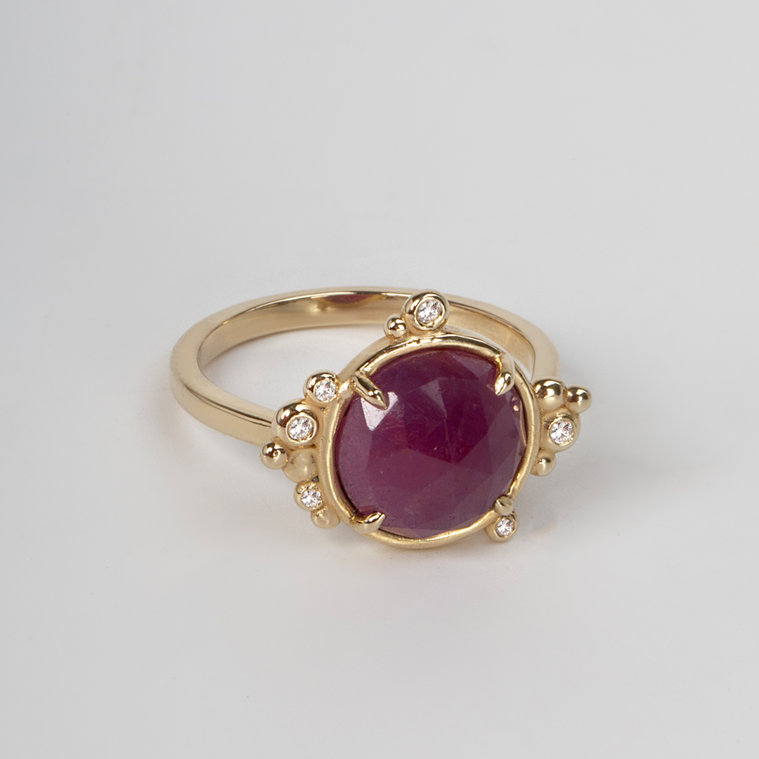 14K Gold Round Rose cut Ruby Ring with 6 Diamonds