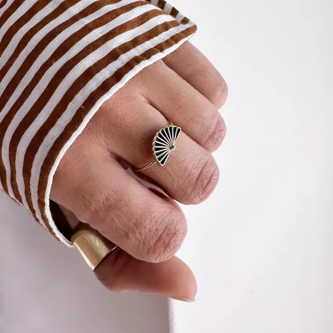 14K Gold Ventalia Talisman Ring