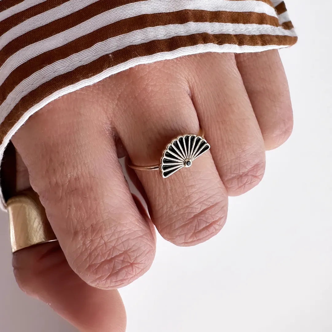 14K Gold Ventalia Talisman Ring
