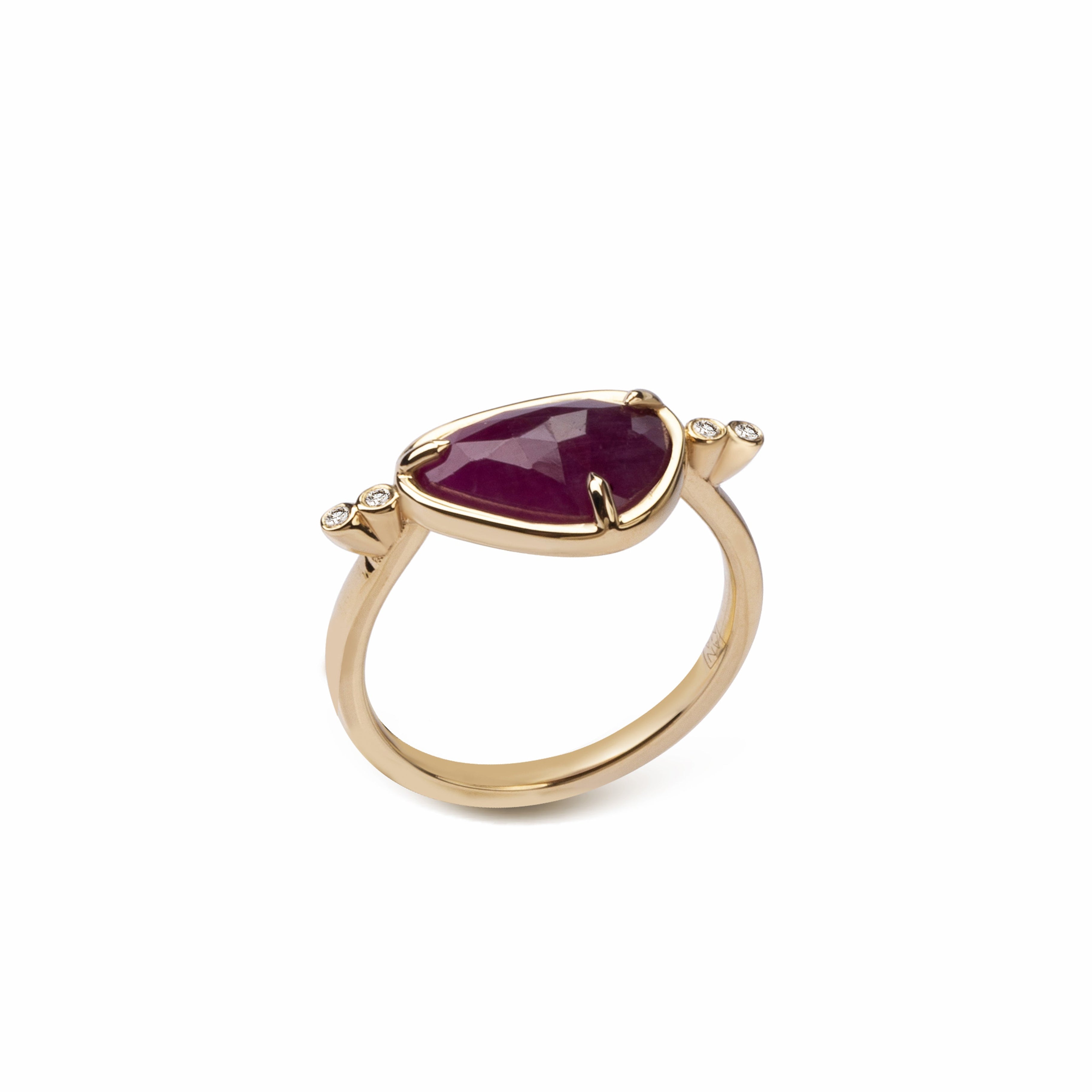 Velvet Flame – 14K Gold Ring with Ruby & Diamonds