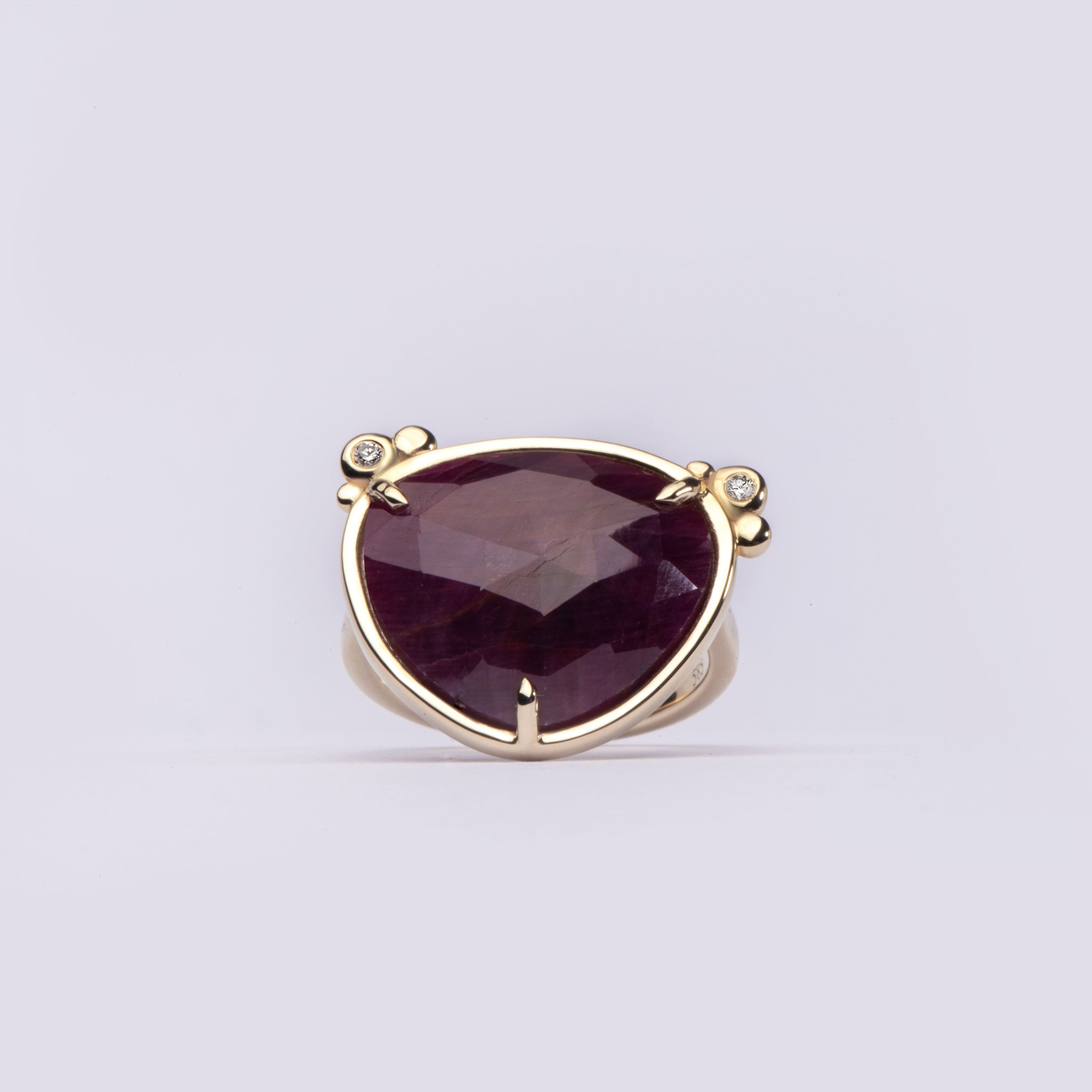 Pulse of Love – 14K Gold Ring with Ruby & Diamonds