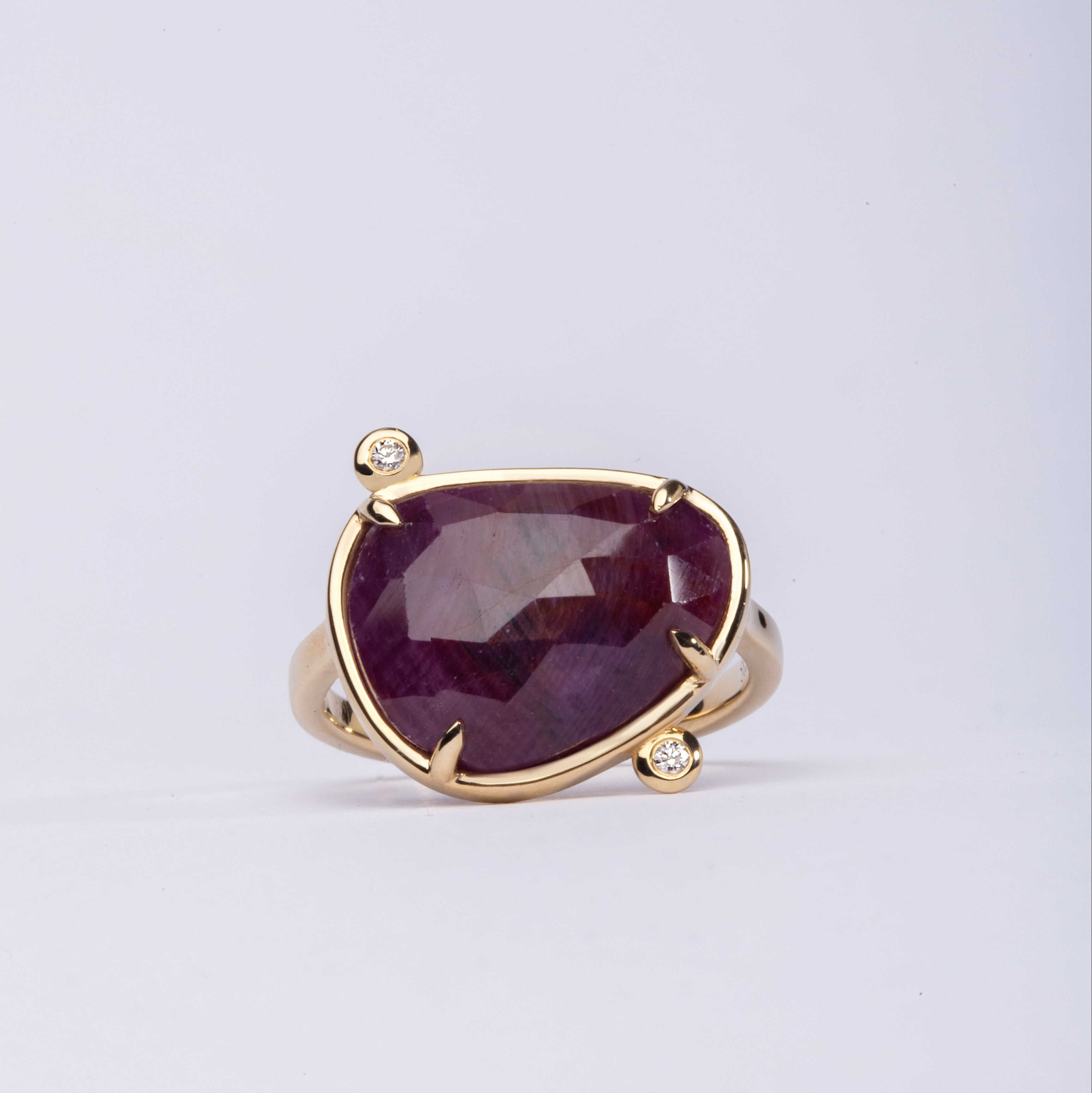 Red Velvet Kiss– 14K Gold Ring with Ruby & Diamonds