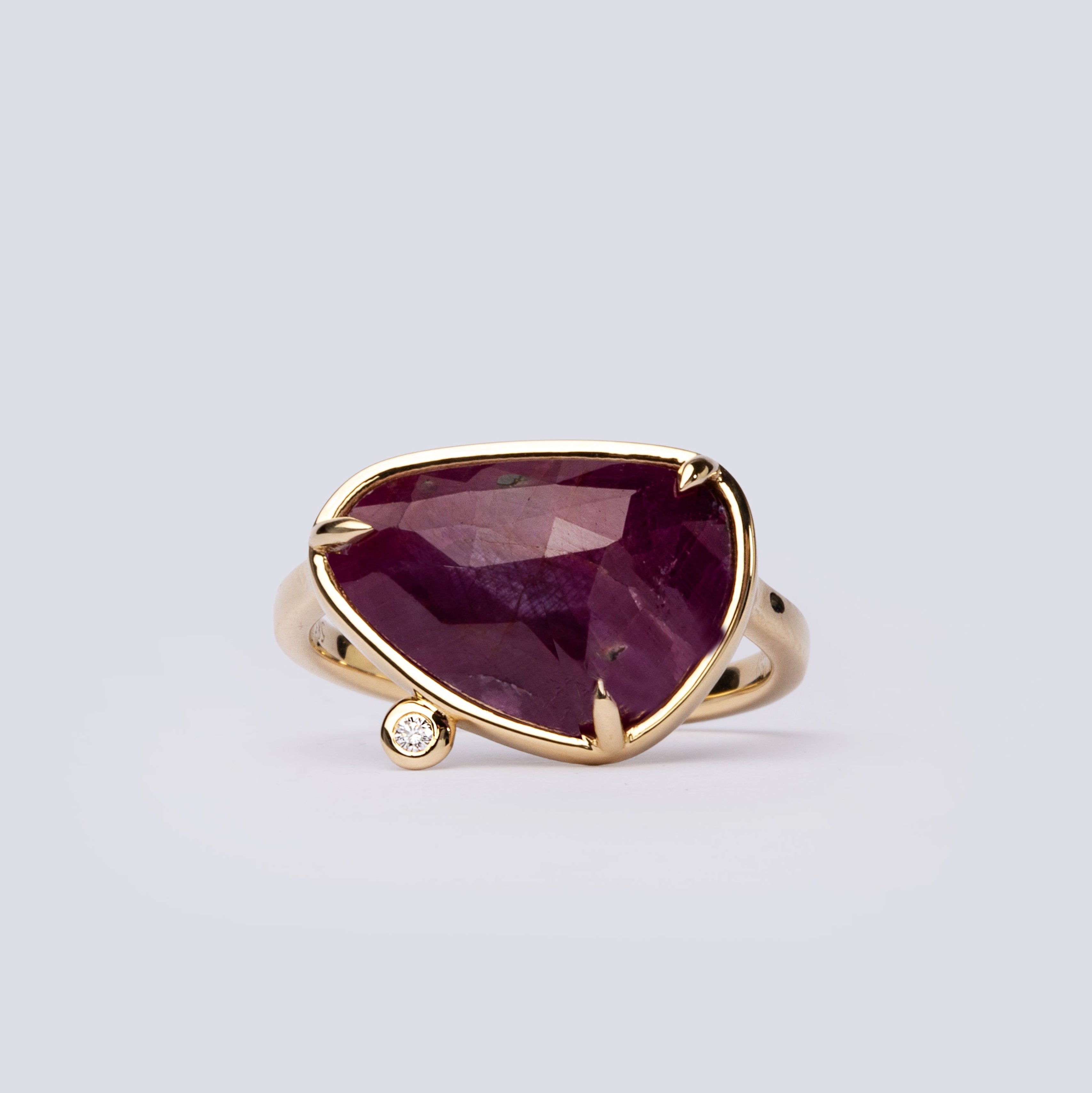 Core Red – 14K Gold Ring with Ruby & Diamonds