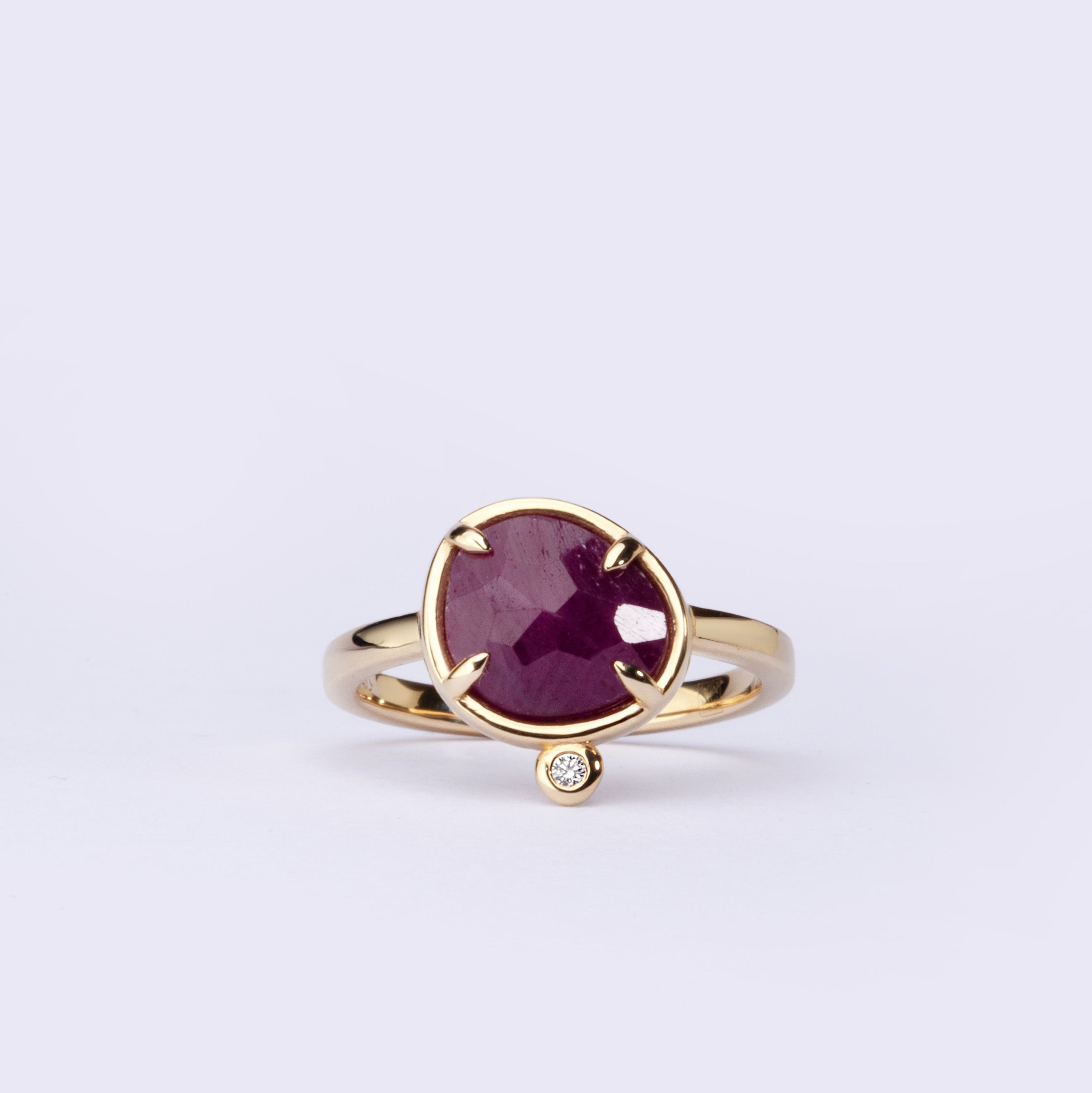 Silent Fire – 14K Gold Ring with Ruby & Diamond