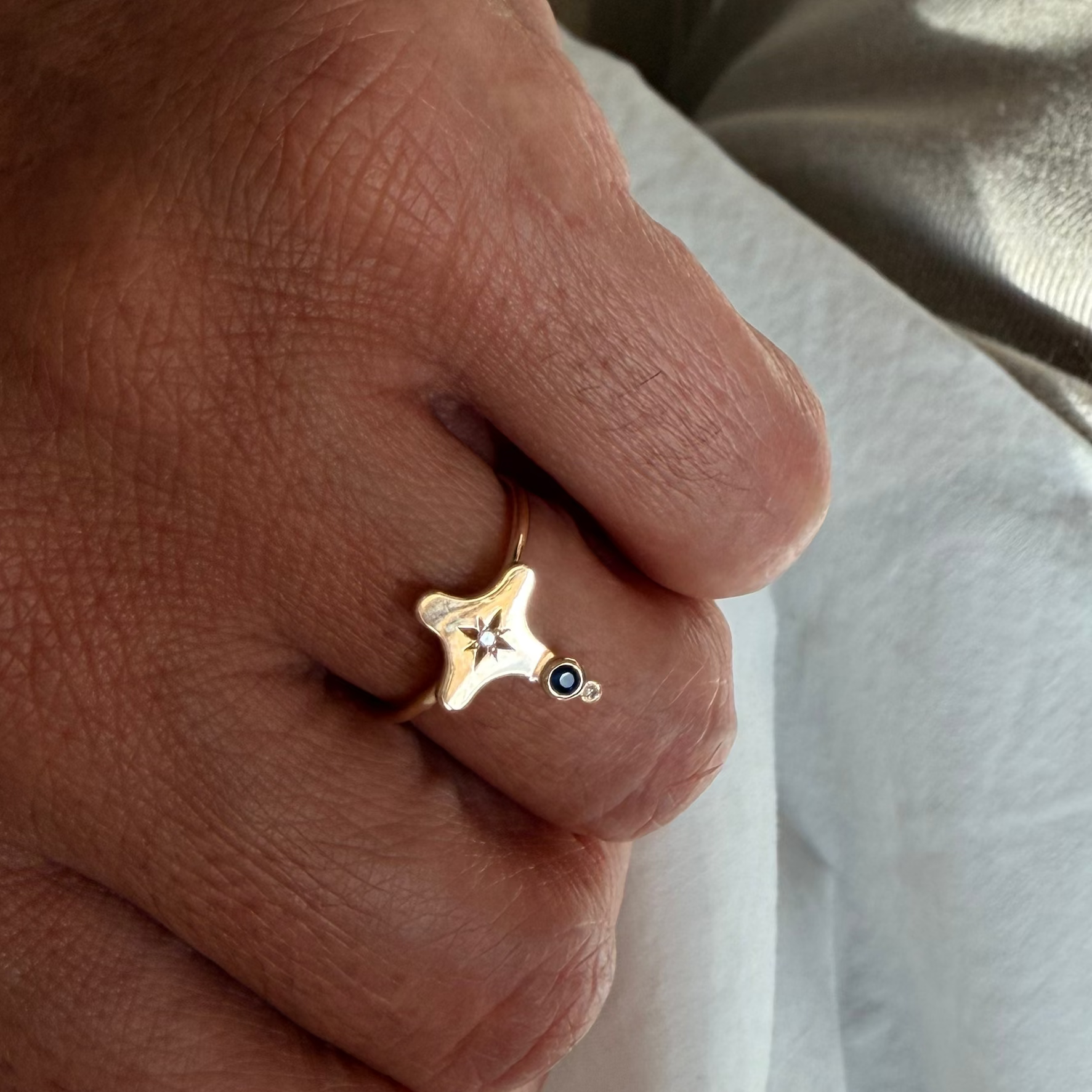 14K Gold Small Star-Shaped Diamond Star Ring with Sapphire