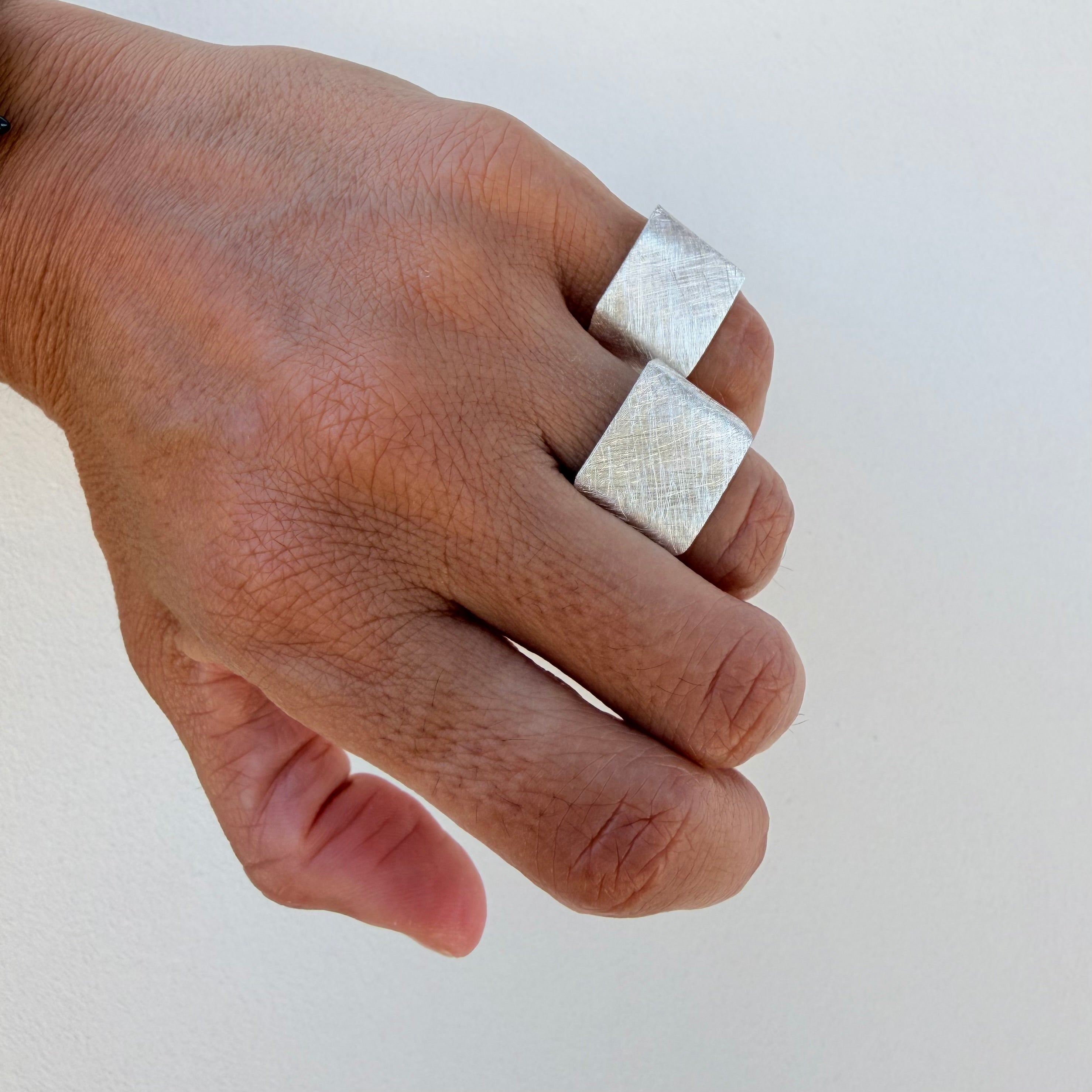 Short Cube Ring