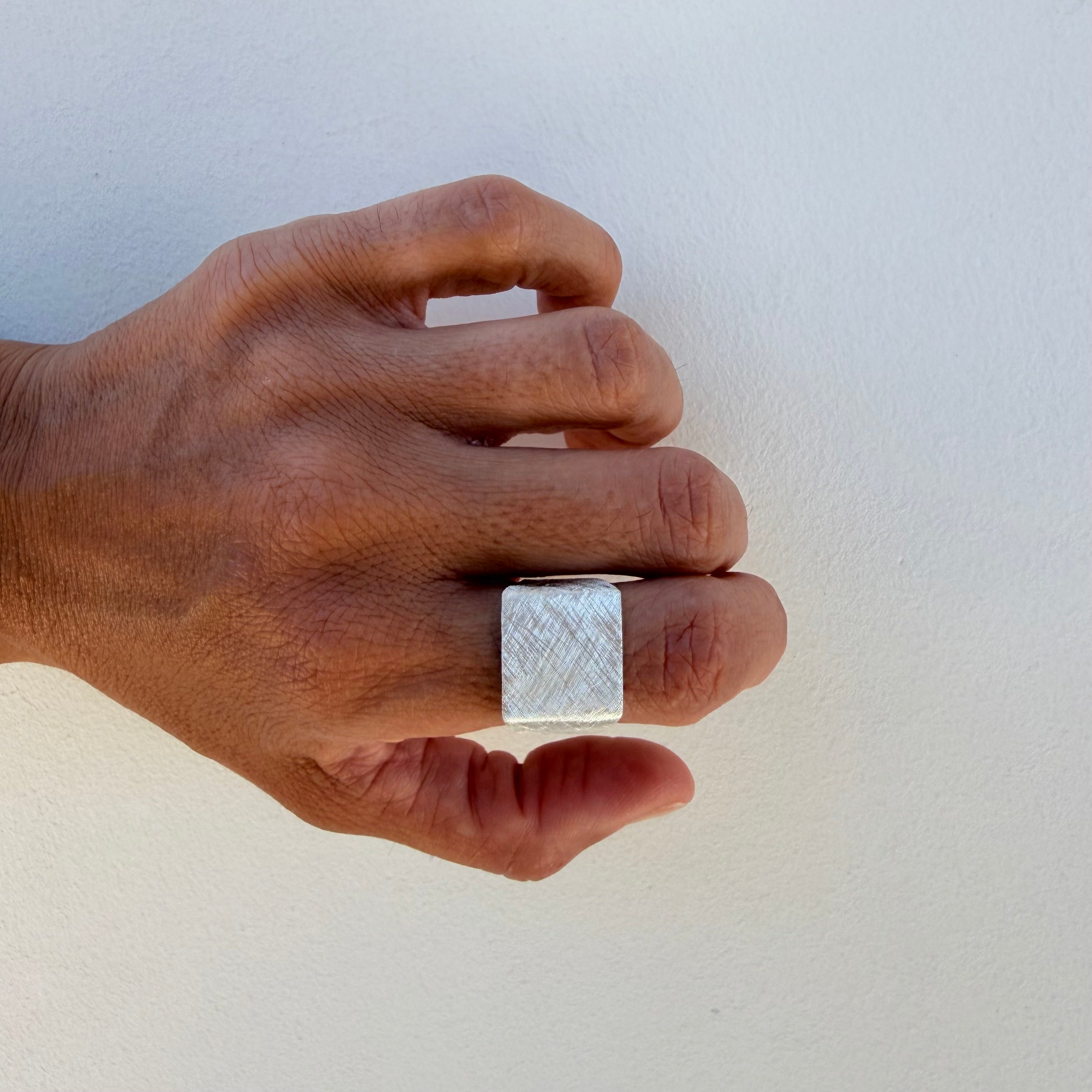 Short Cube Ring