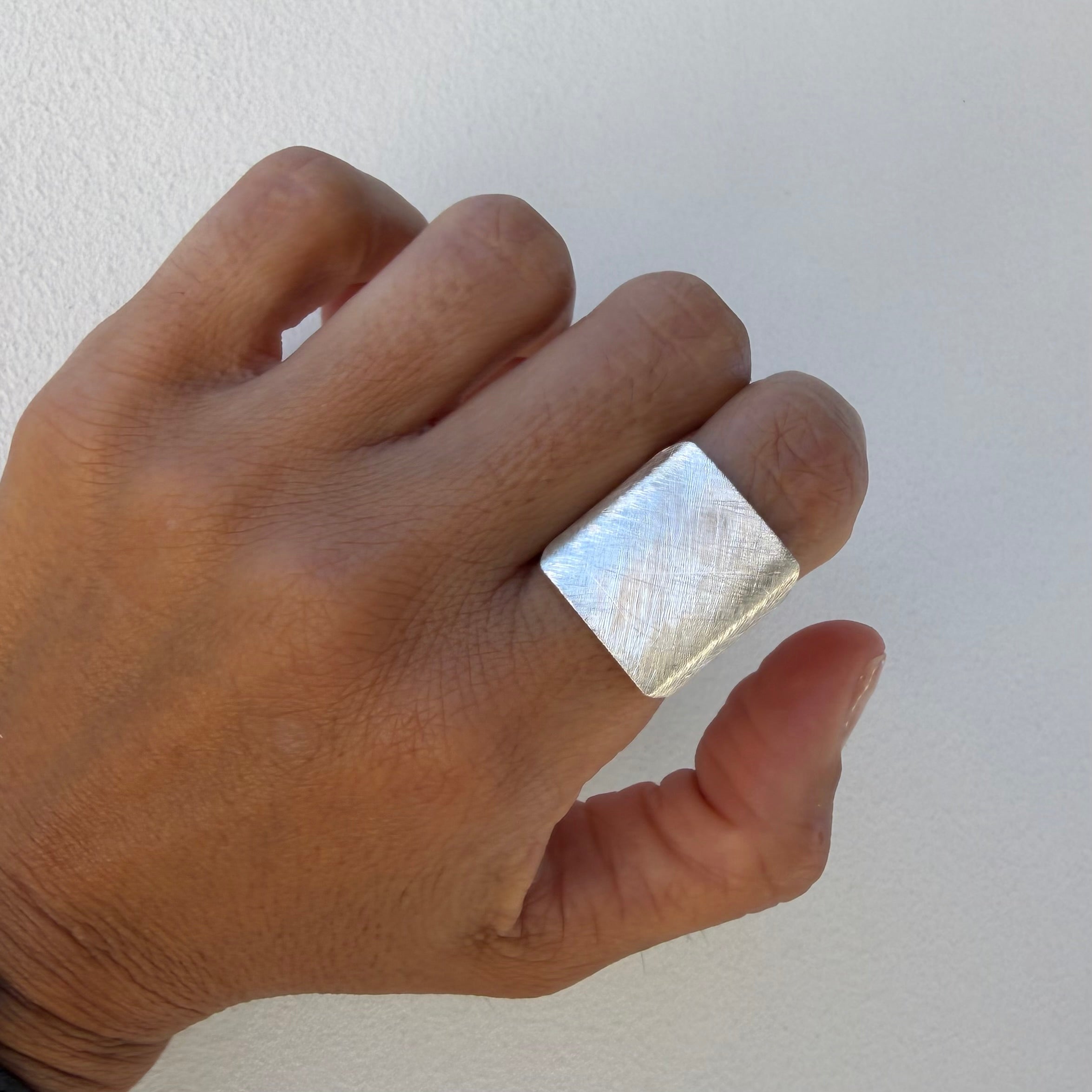 Long Cube Ring