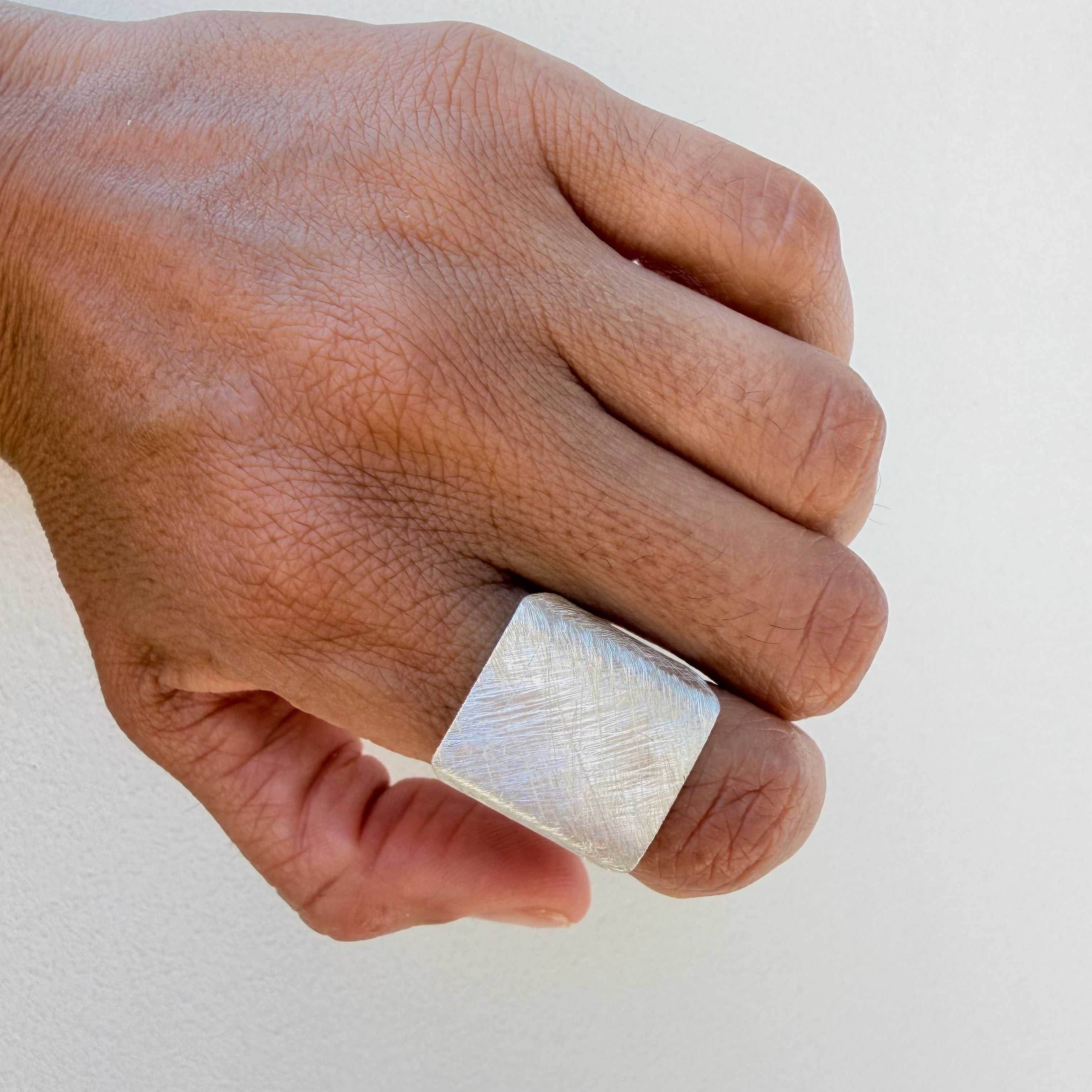 Long Cube Ring