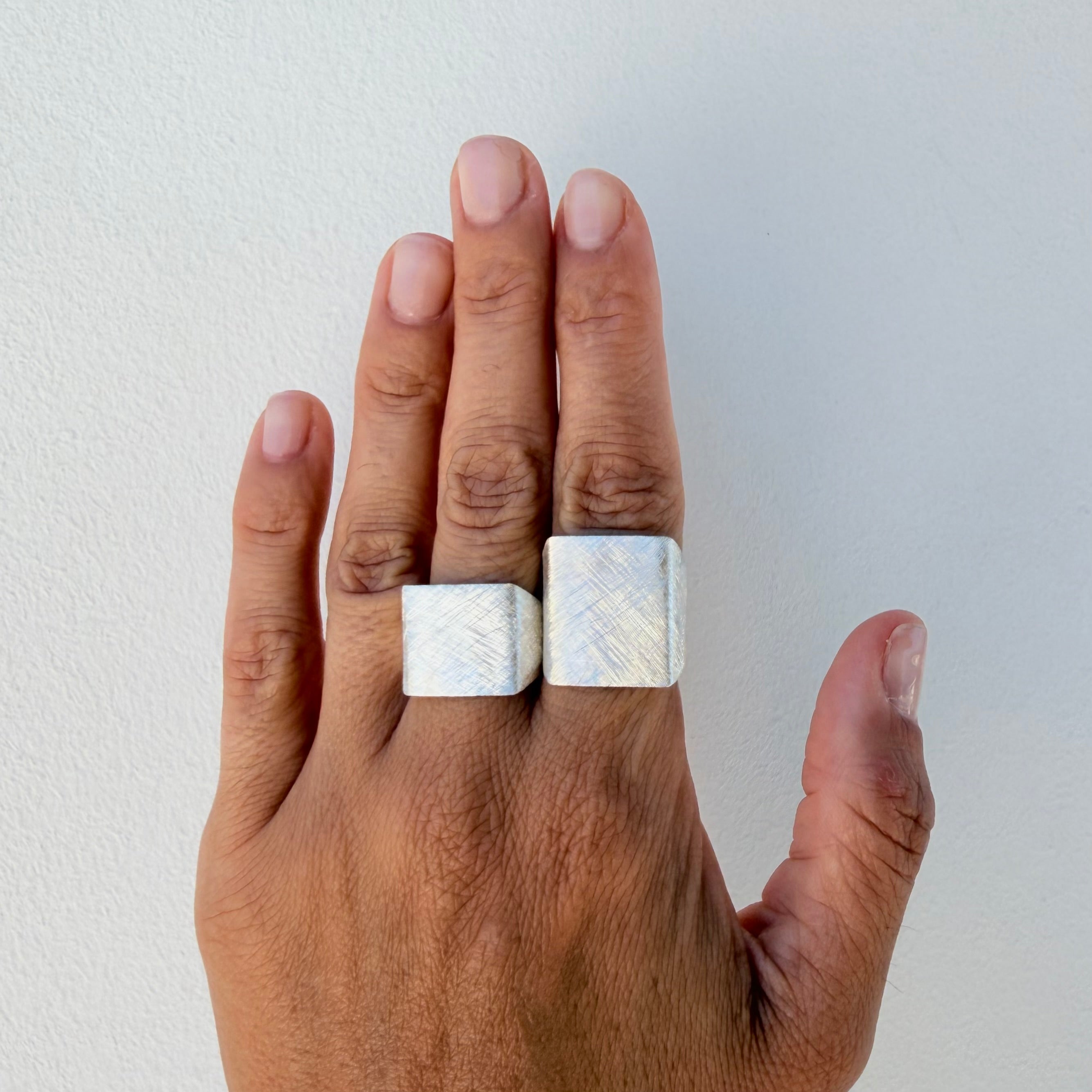 Long Cube Ring