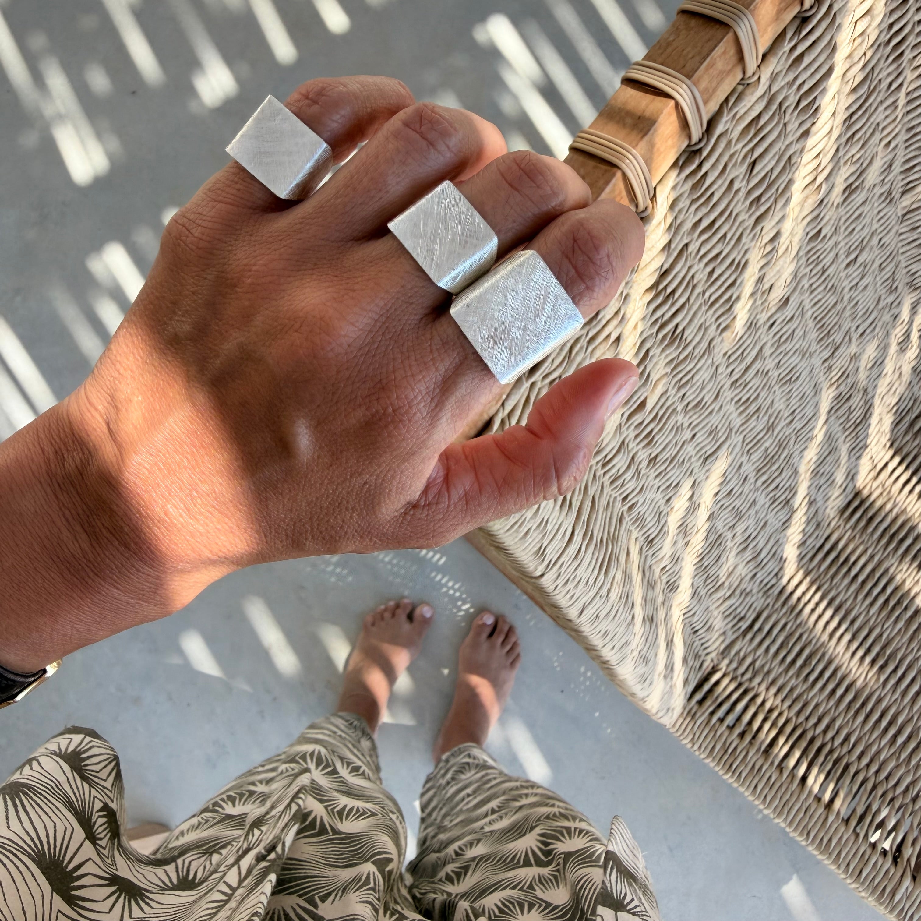 Long Cube Ring