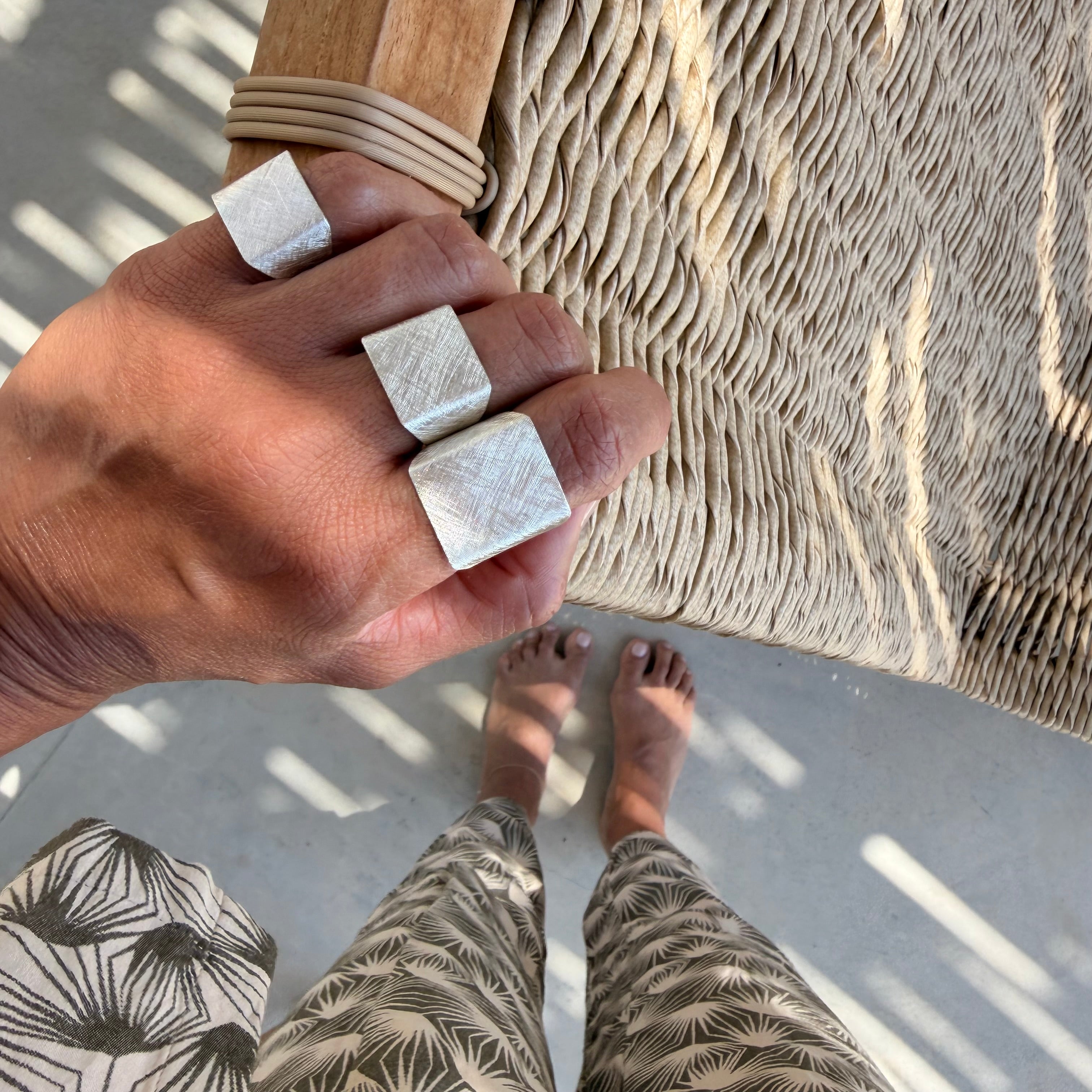 Long Cube Ring