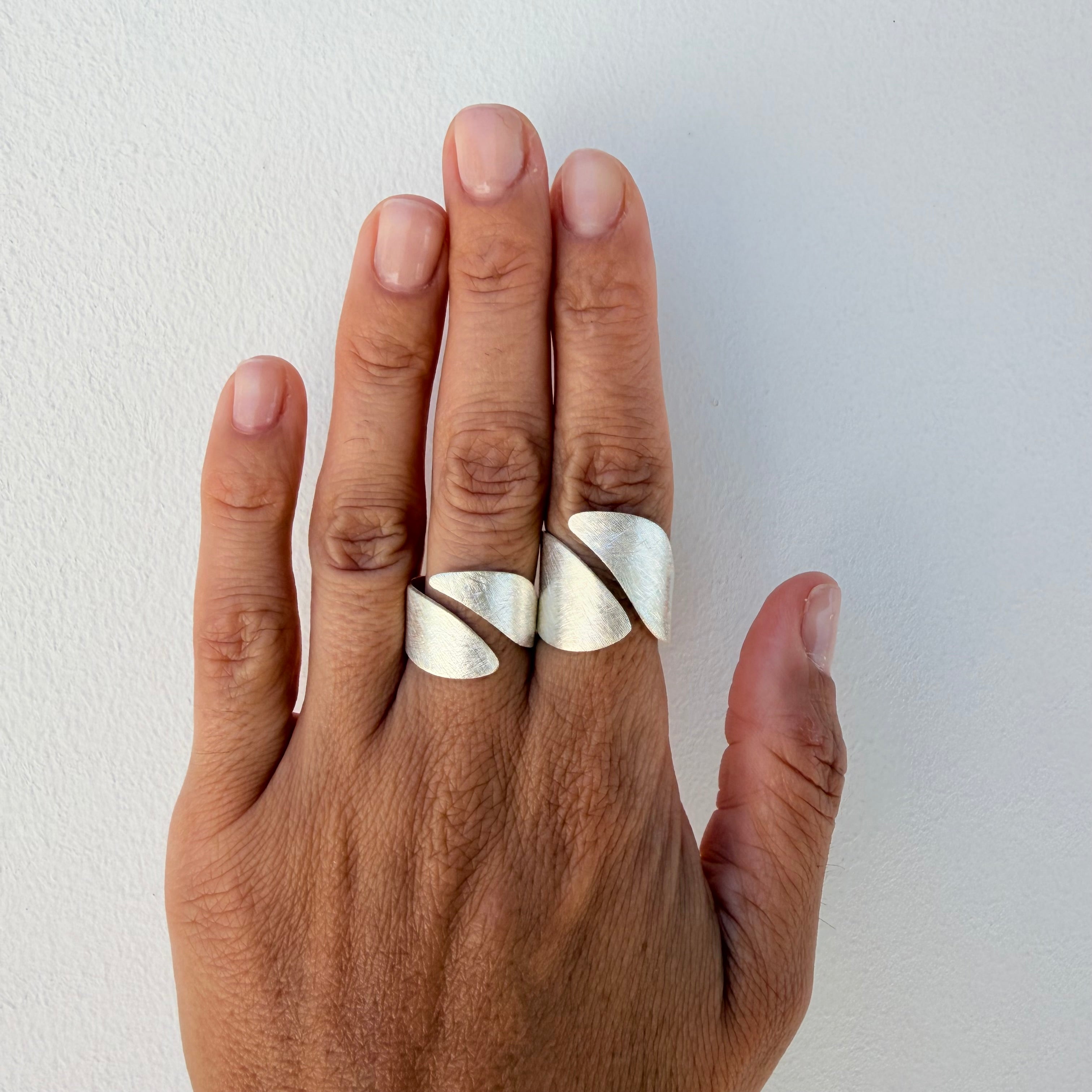 Short Leaf Ring