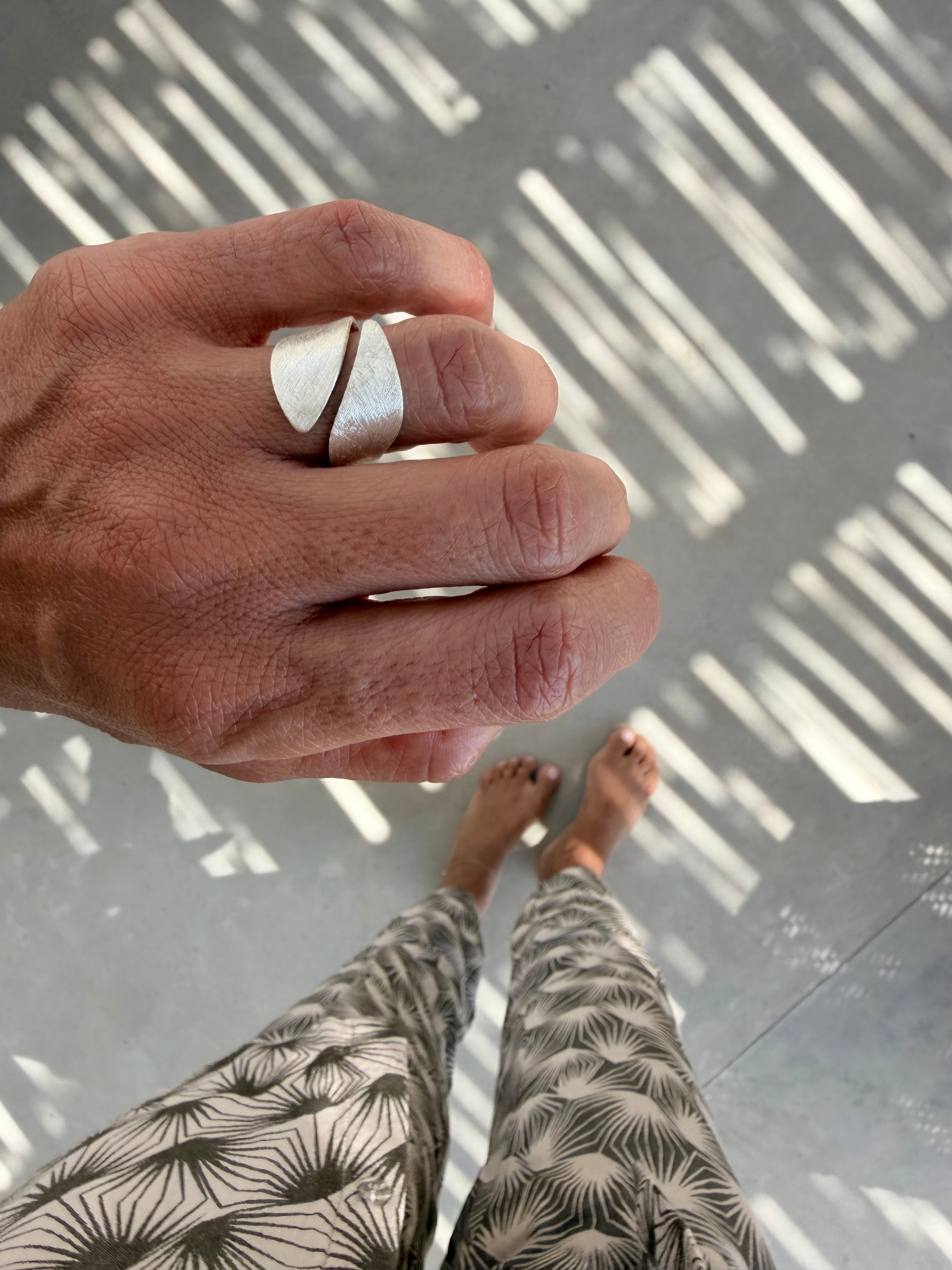 Short Leaf Ring