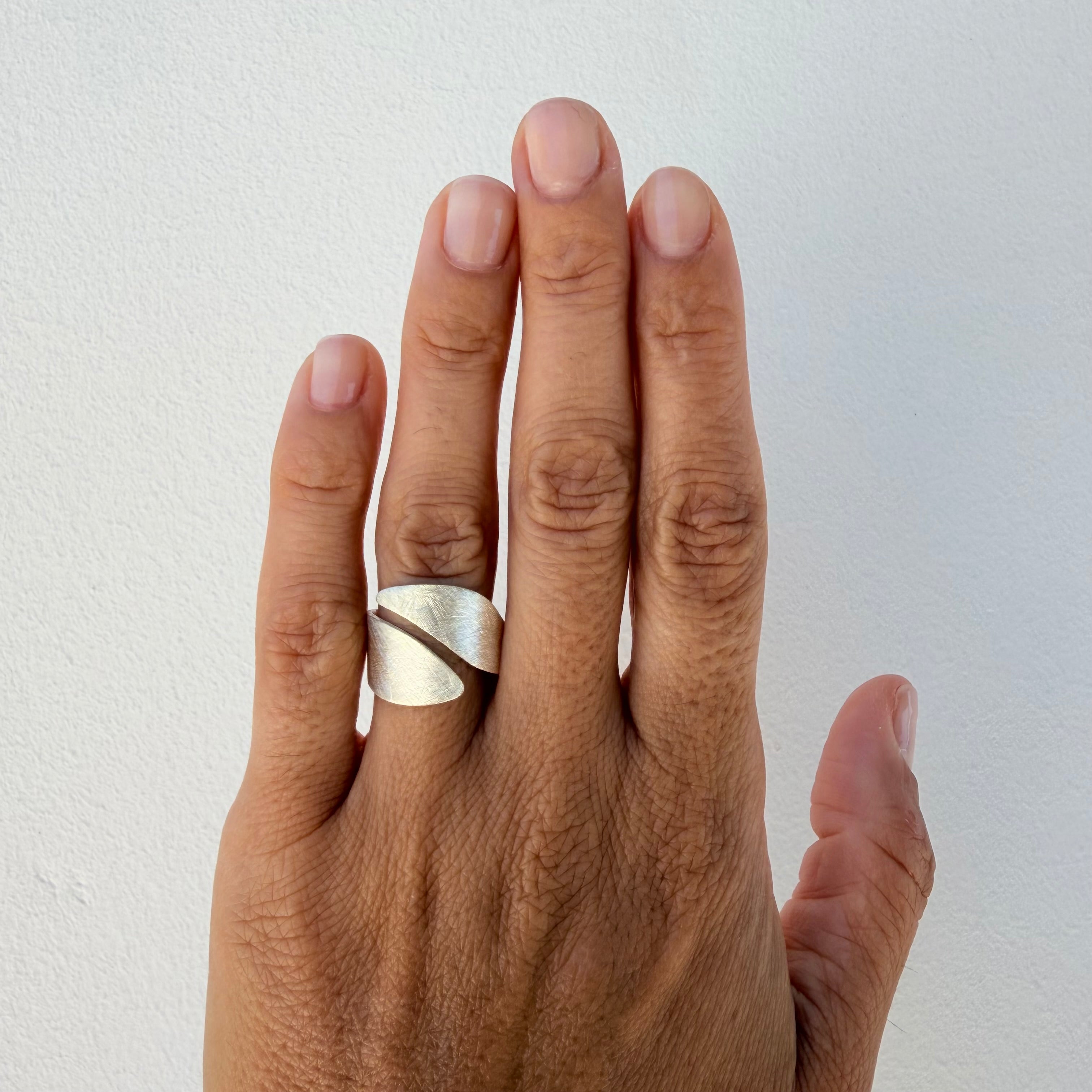 Short Leaf Ring