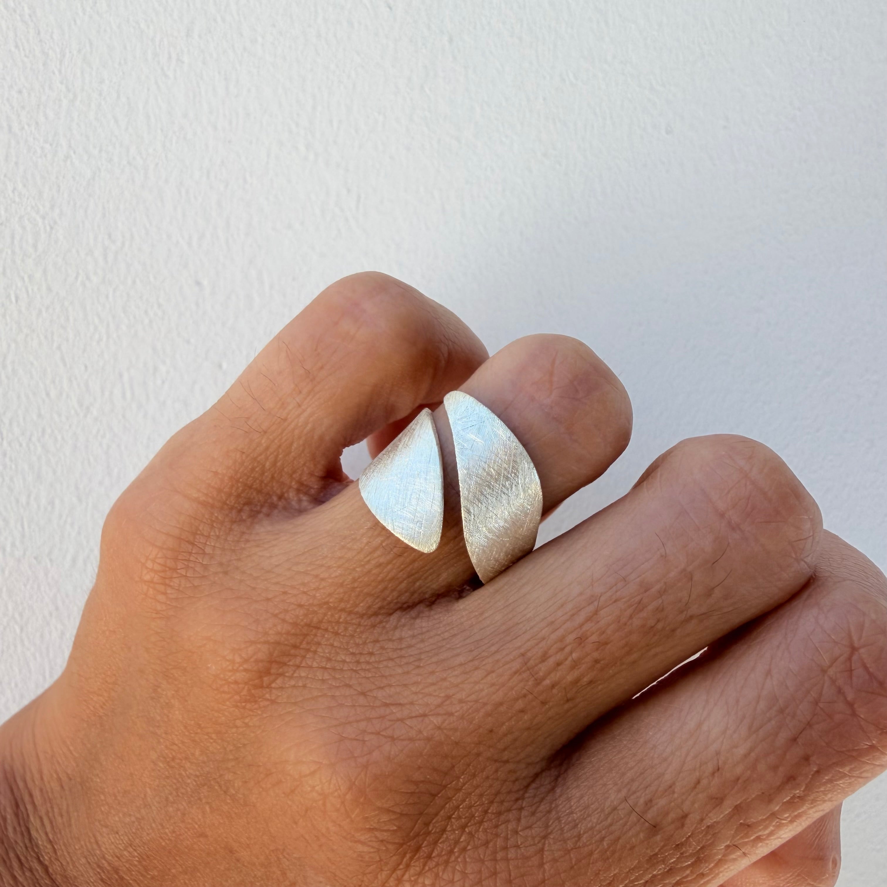 Short Leaf Ring