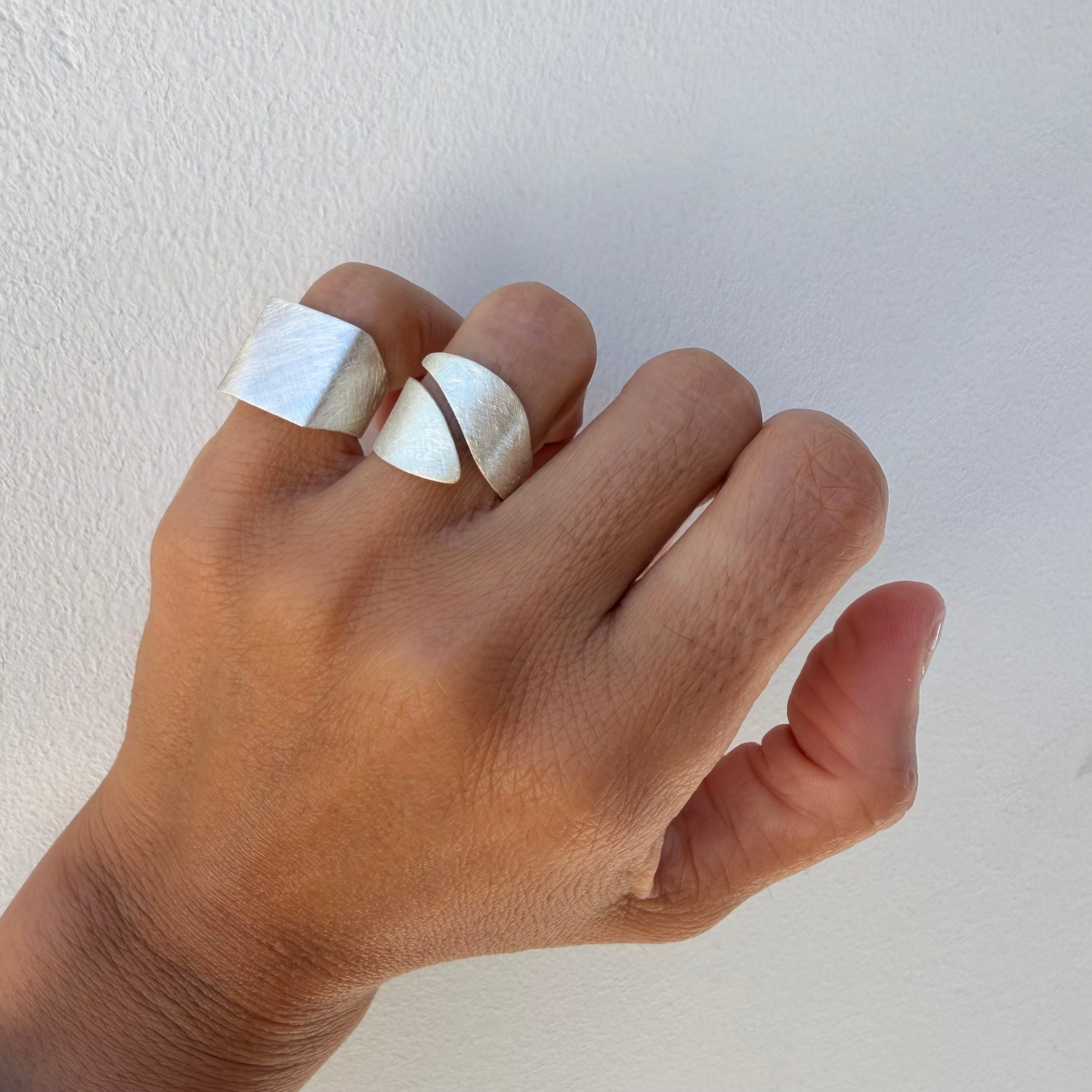 Short Leaf Ring