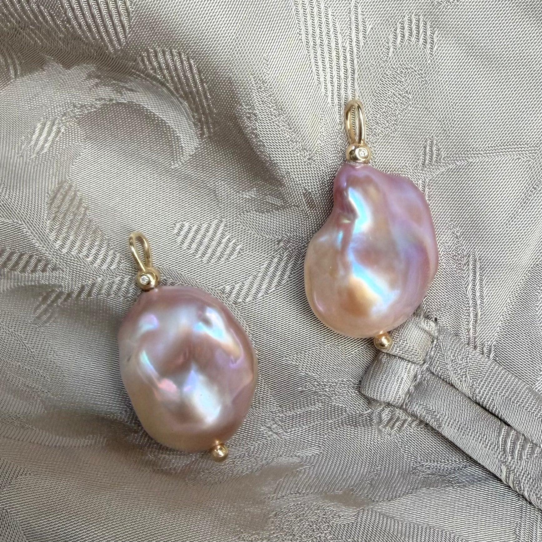 14K Big Baroque Purple Pearl Motif