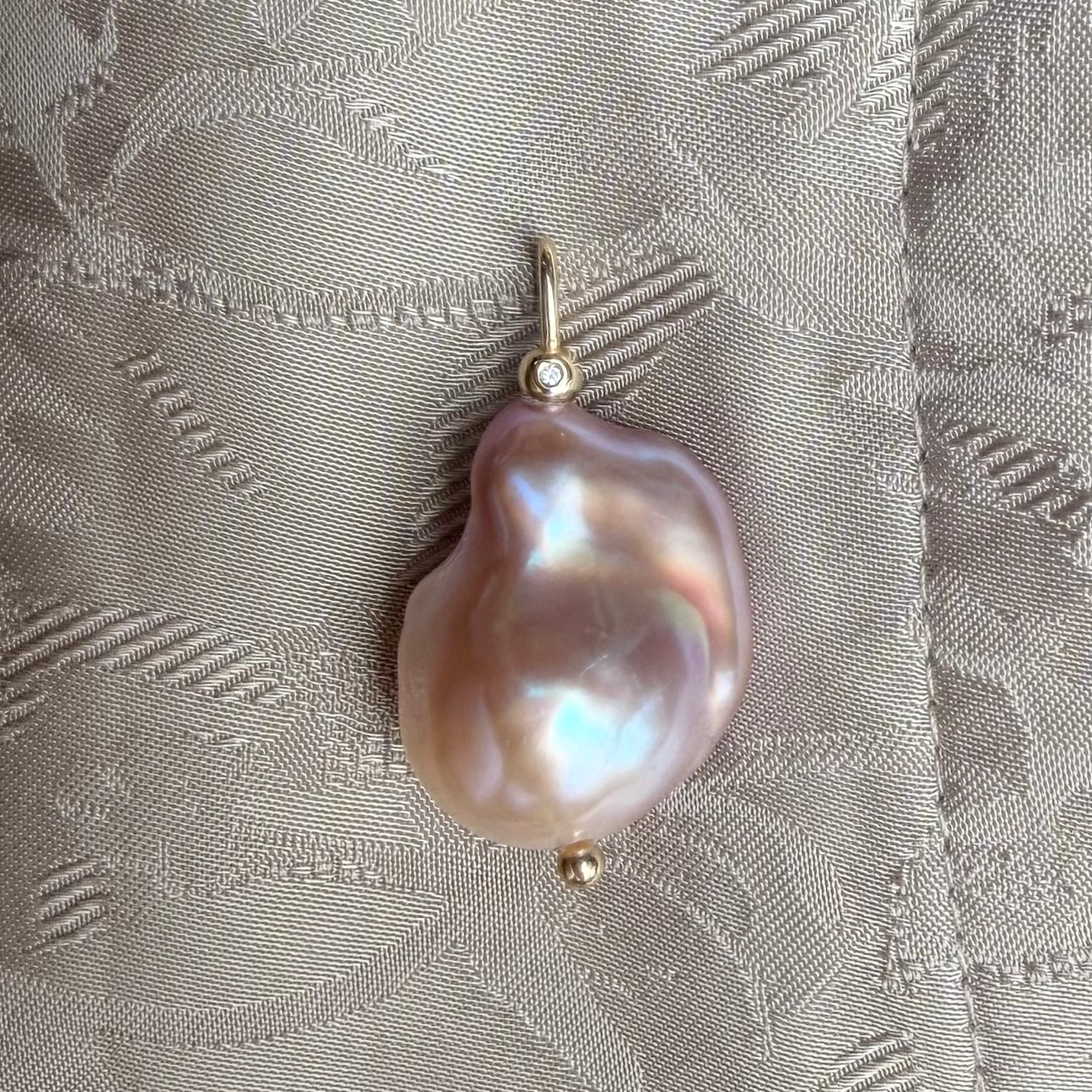 14K Big Baroque Purple Pearl Motif