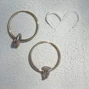 14K Gold thin round hoops with a baroque purple pearl - 25 mm