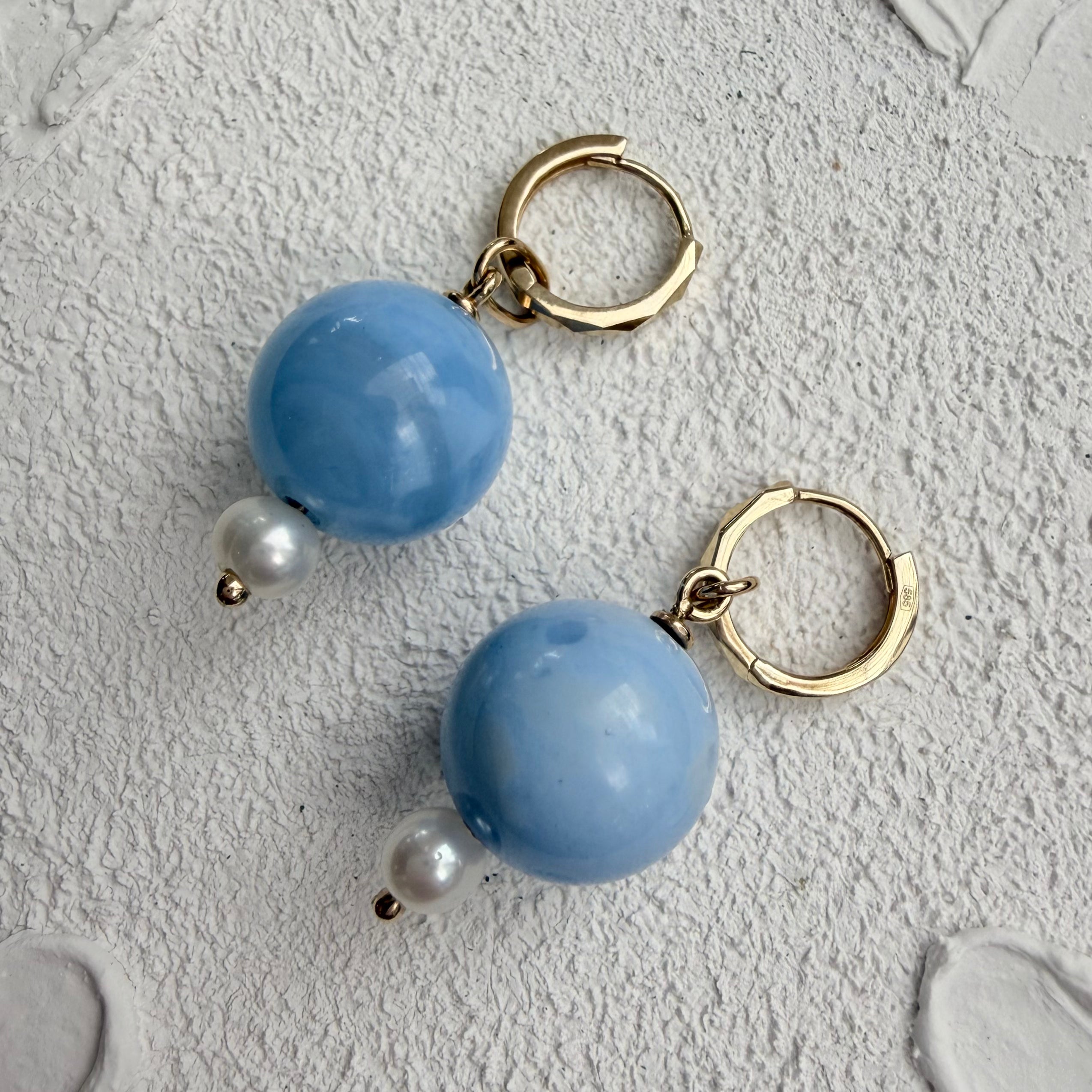 14K Gold Drop Agate and Pearl Motif