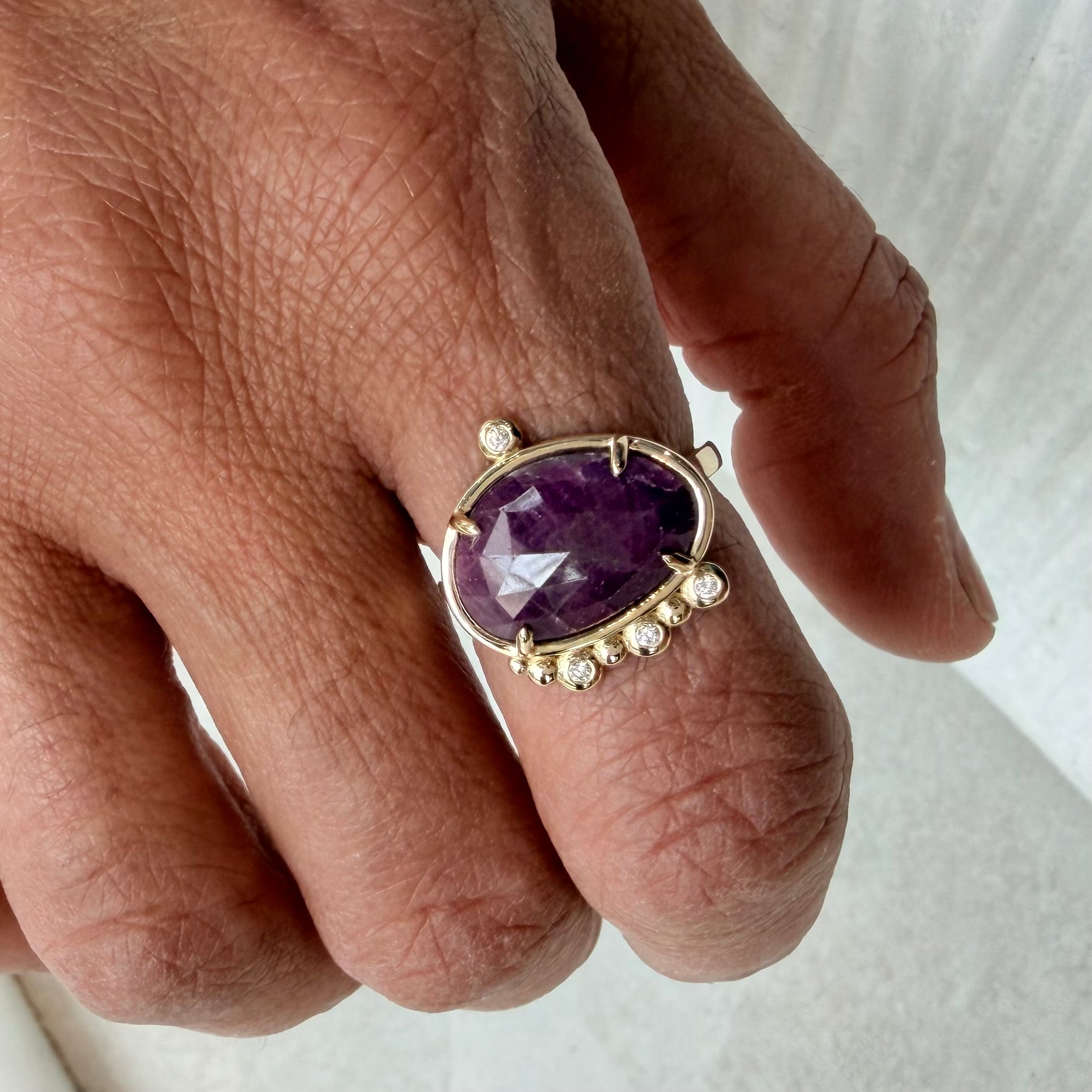 Ruby Pulse – 14K Gold Ring with Ruby & Diamonds