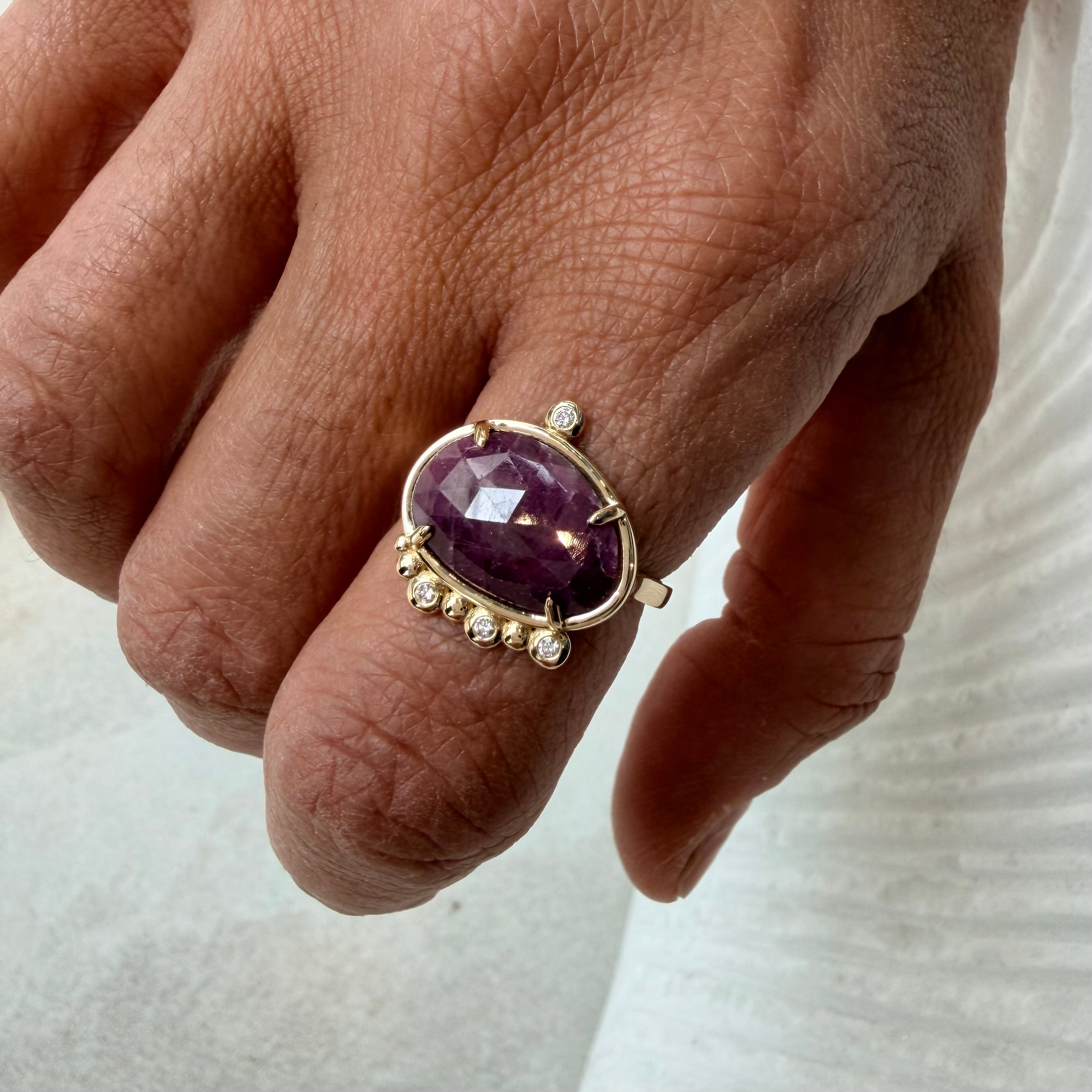 Ruby Pulse – 14K Gold Ring with Ruby & Diamonds