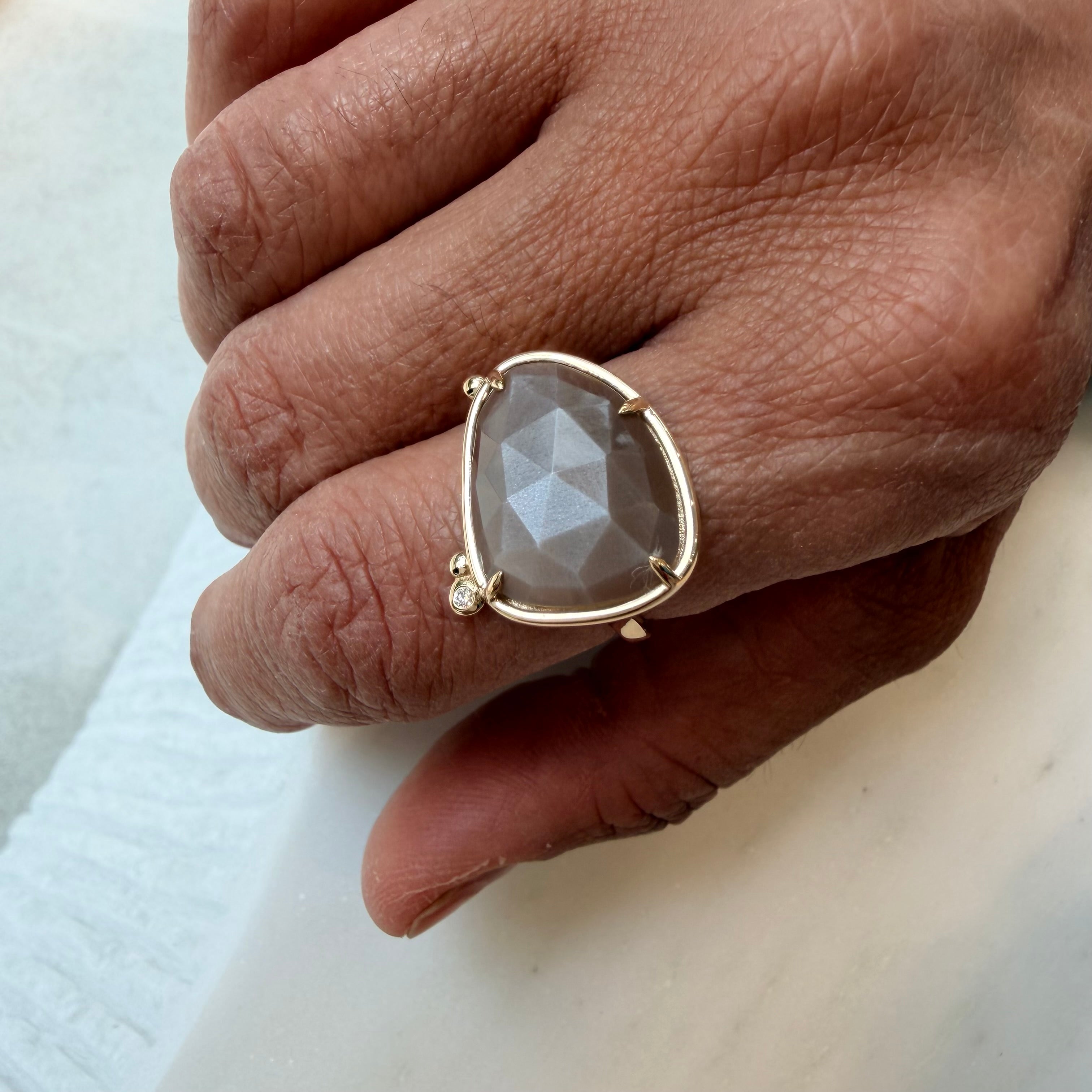 Lunar Veil – 14K Gold Ring with Moonstone & Diamond