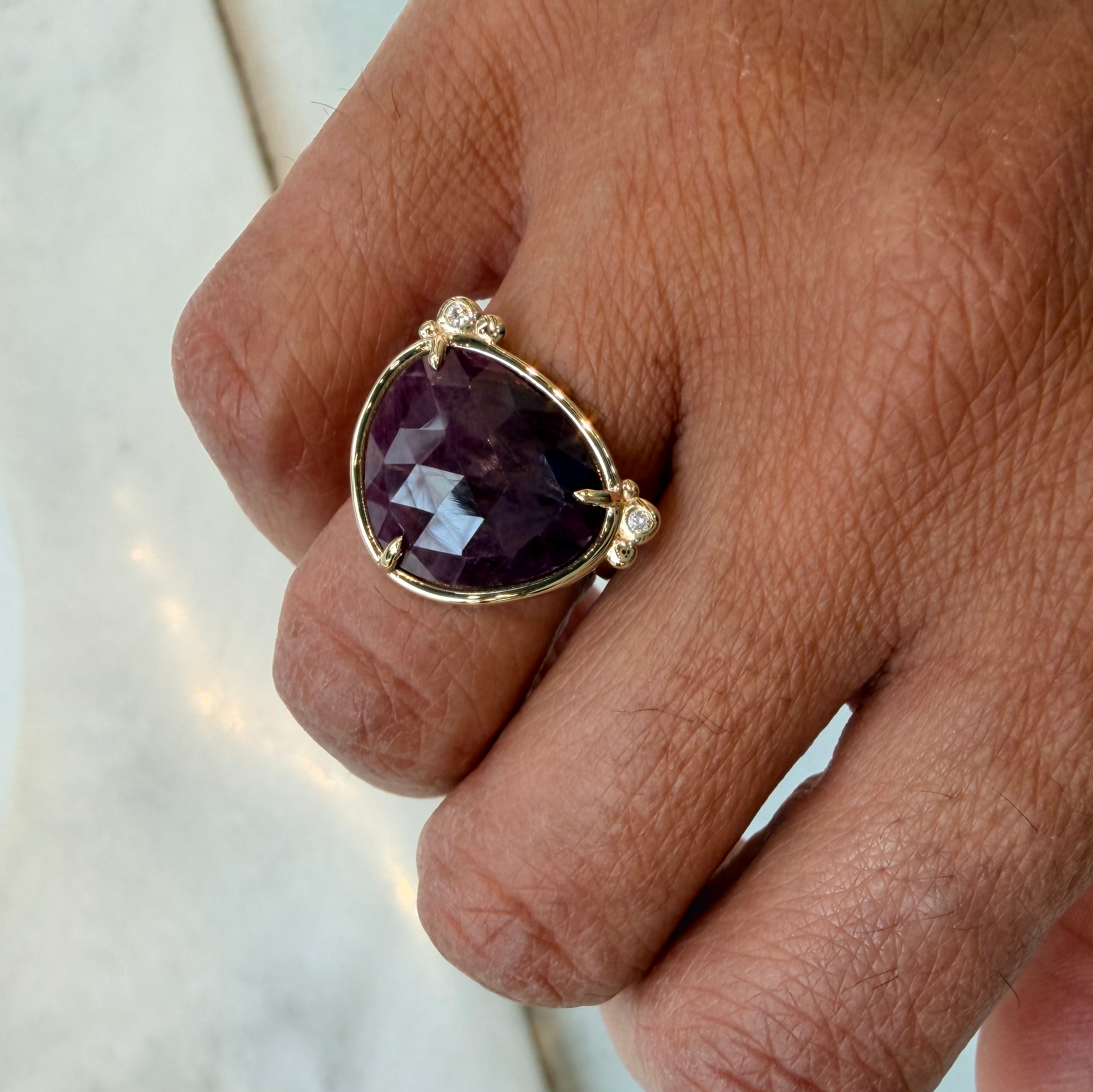 Pulse of Love – 14K Gold Ring with Ruby & Diamonds