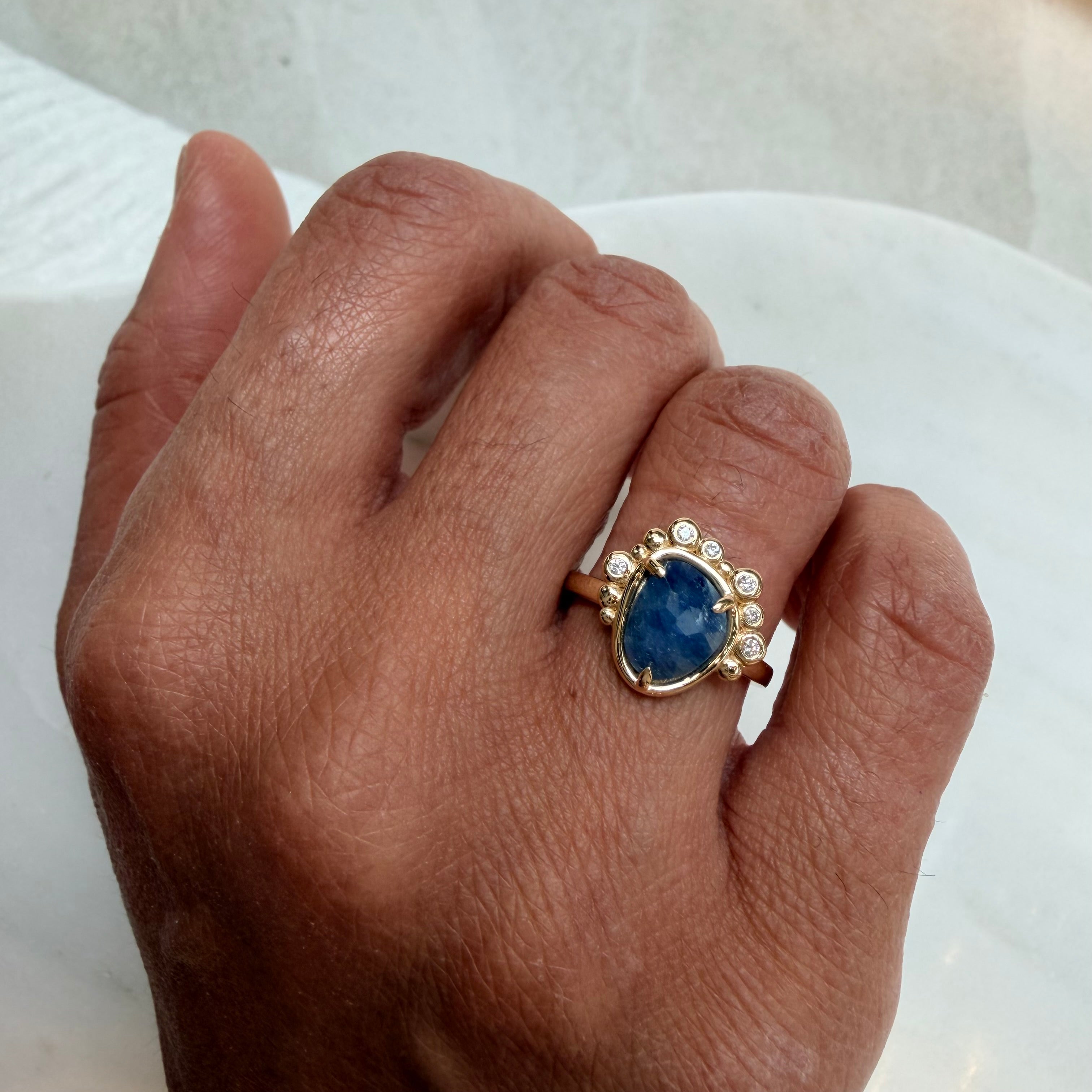 Velvet Tide  – 14K Gold Ring with Sapphire & Diamonds