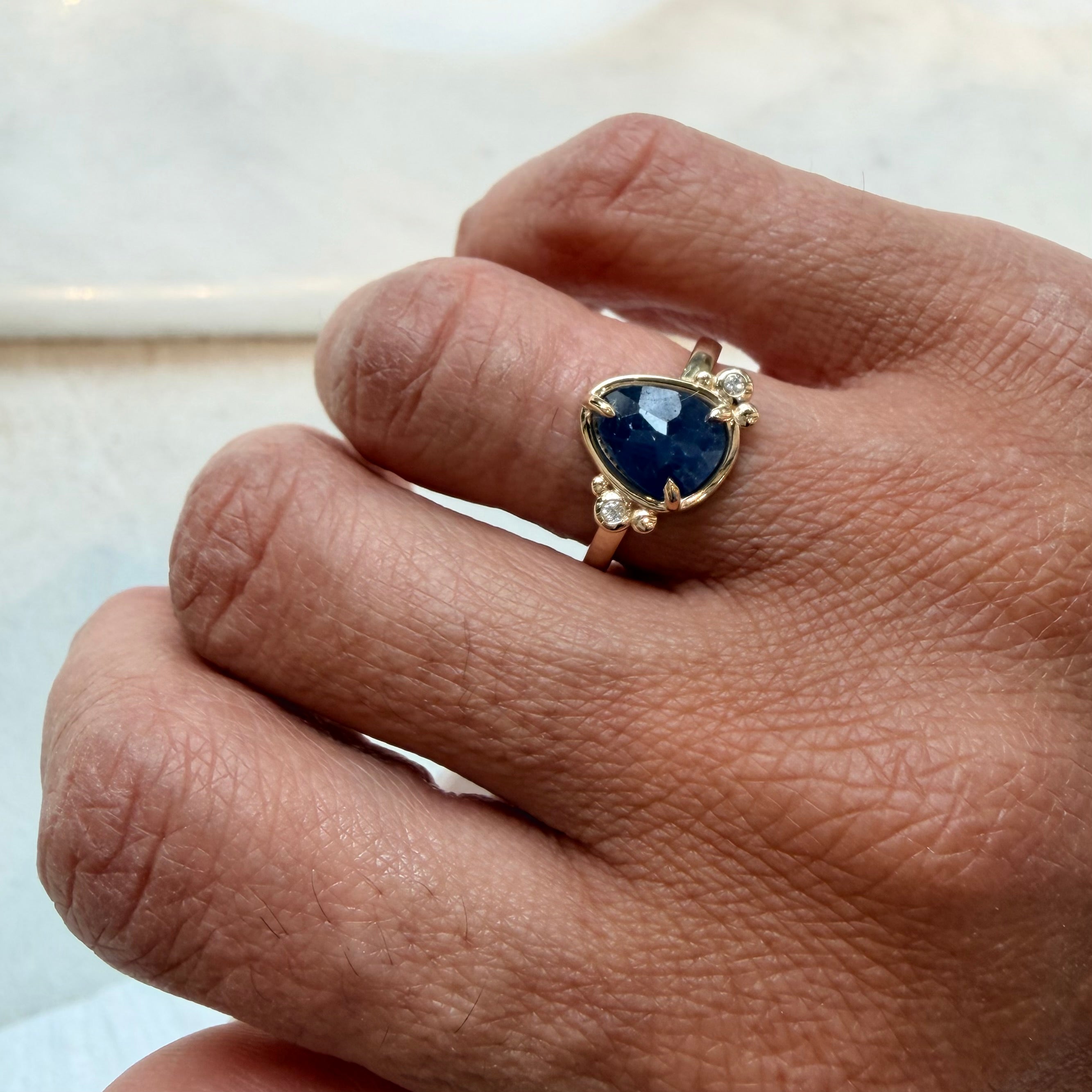 Midnight Vow – 14K Gold Ring with Sapphire & Diamonds