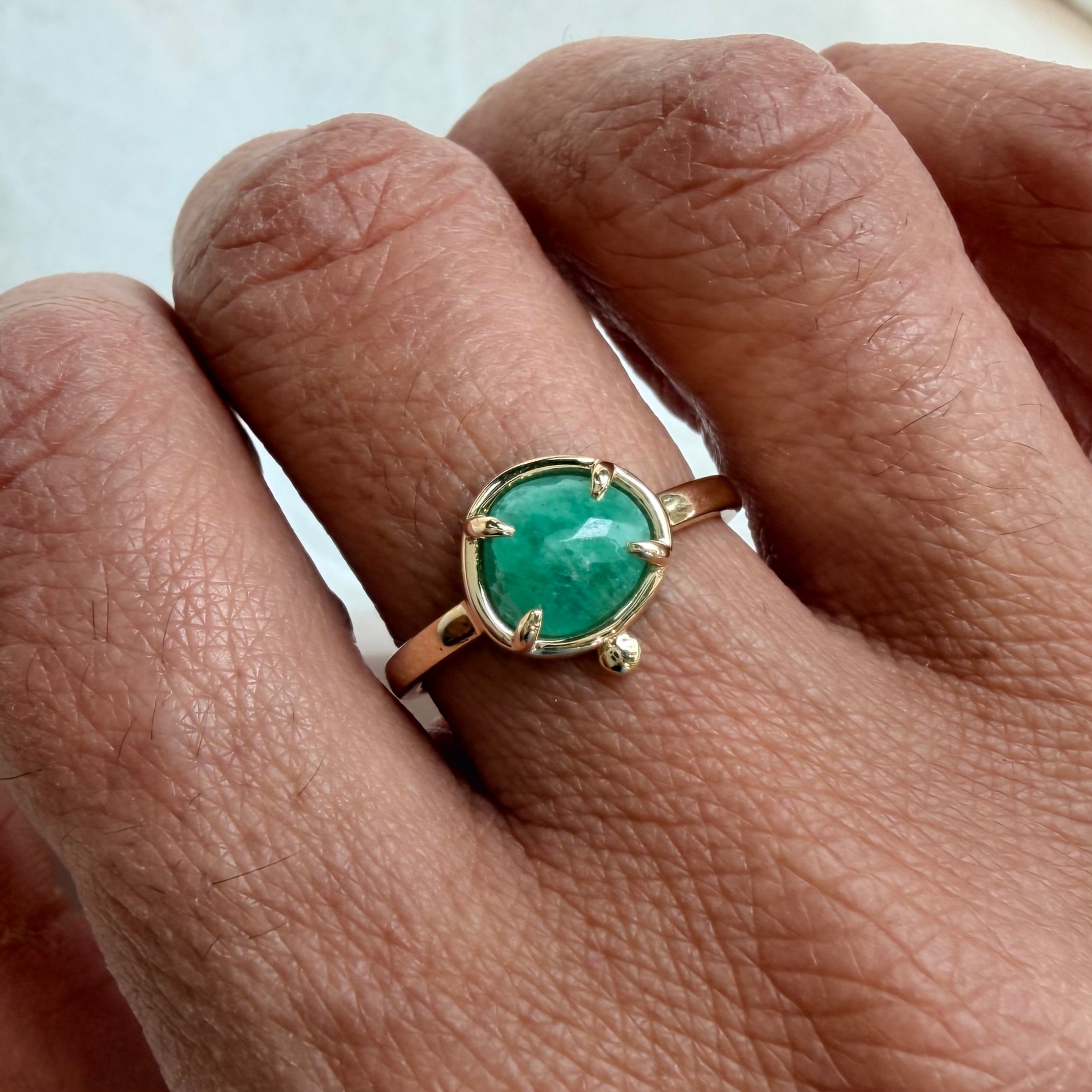 Emerald Horizon – 14K Gold Ring with Emerald & Diamond