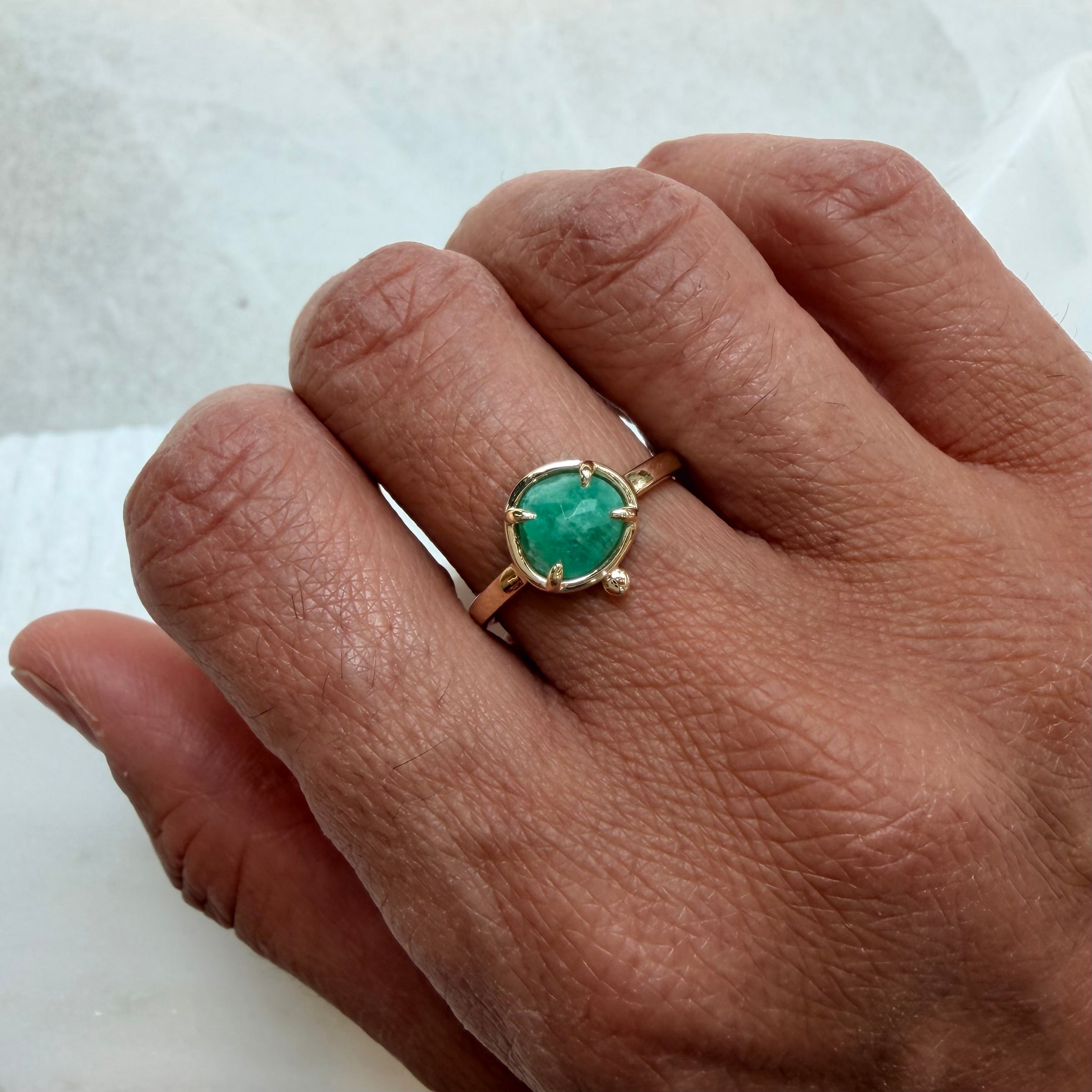 Emerald Horizon – 14K Gold Ring with Emerald & Diamond