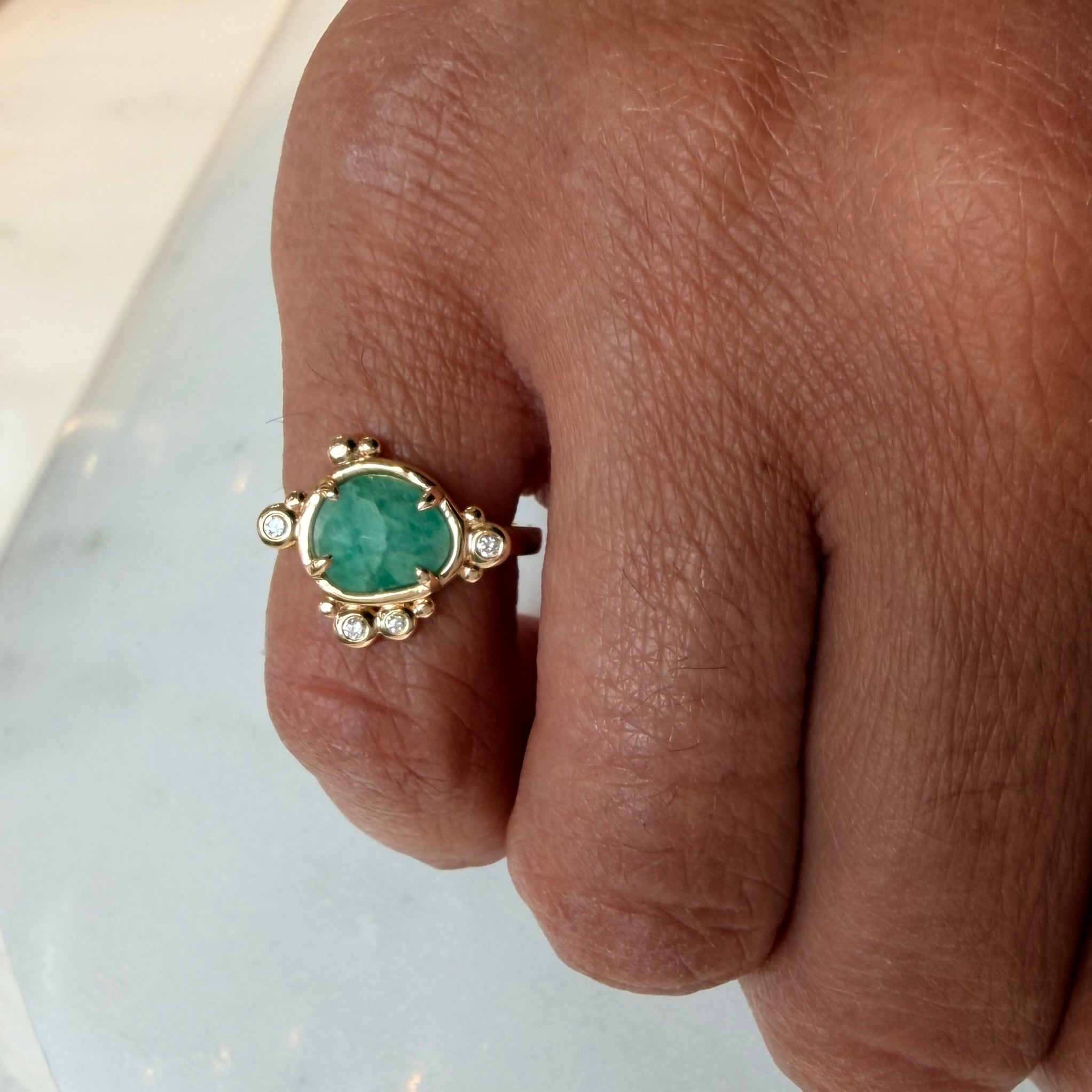 Dreamlight – 14K Gold Ring with Emerald & Diamonds