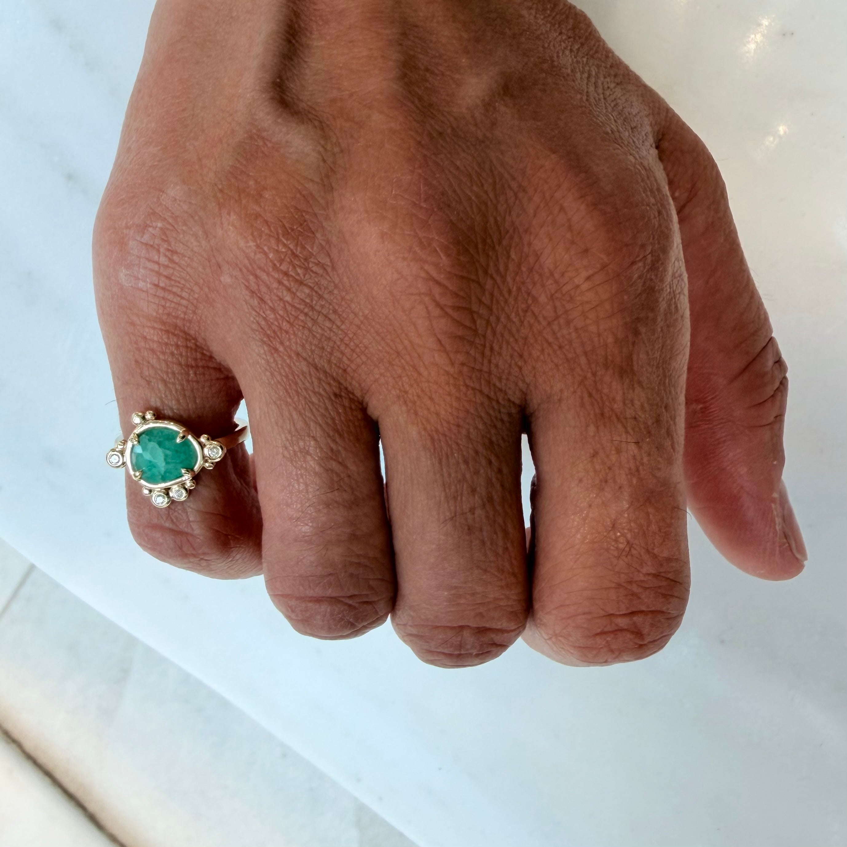 Dreamlight – 14K Gold Ring with Emerald & Diamonds