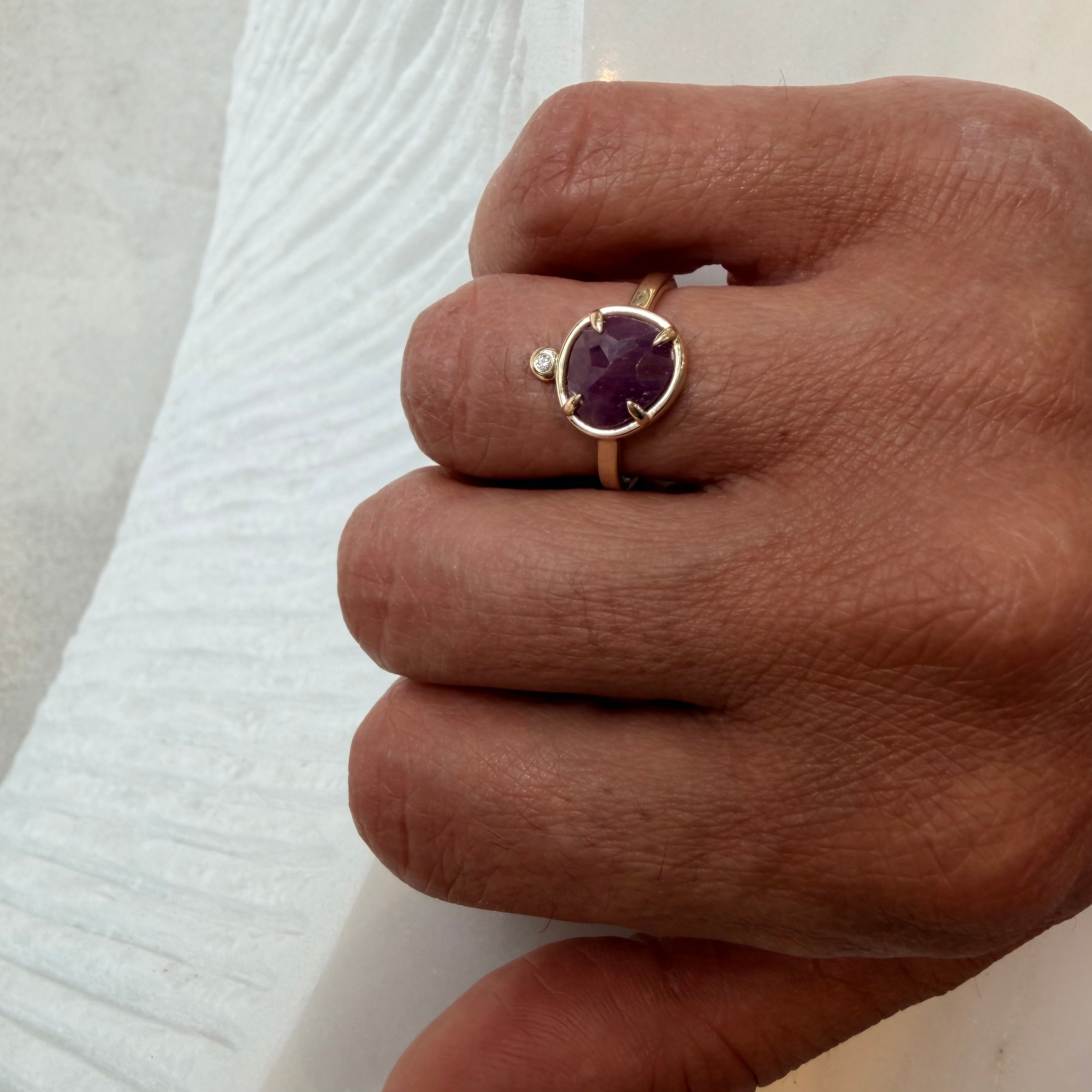 Silent Fire – 14K Gold Ring with Ruby & Diamond