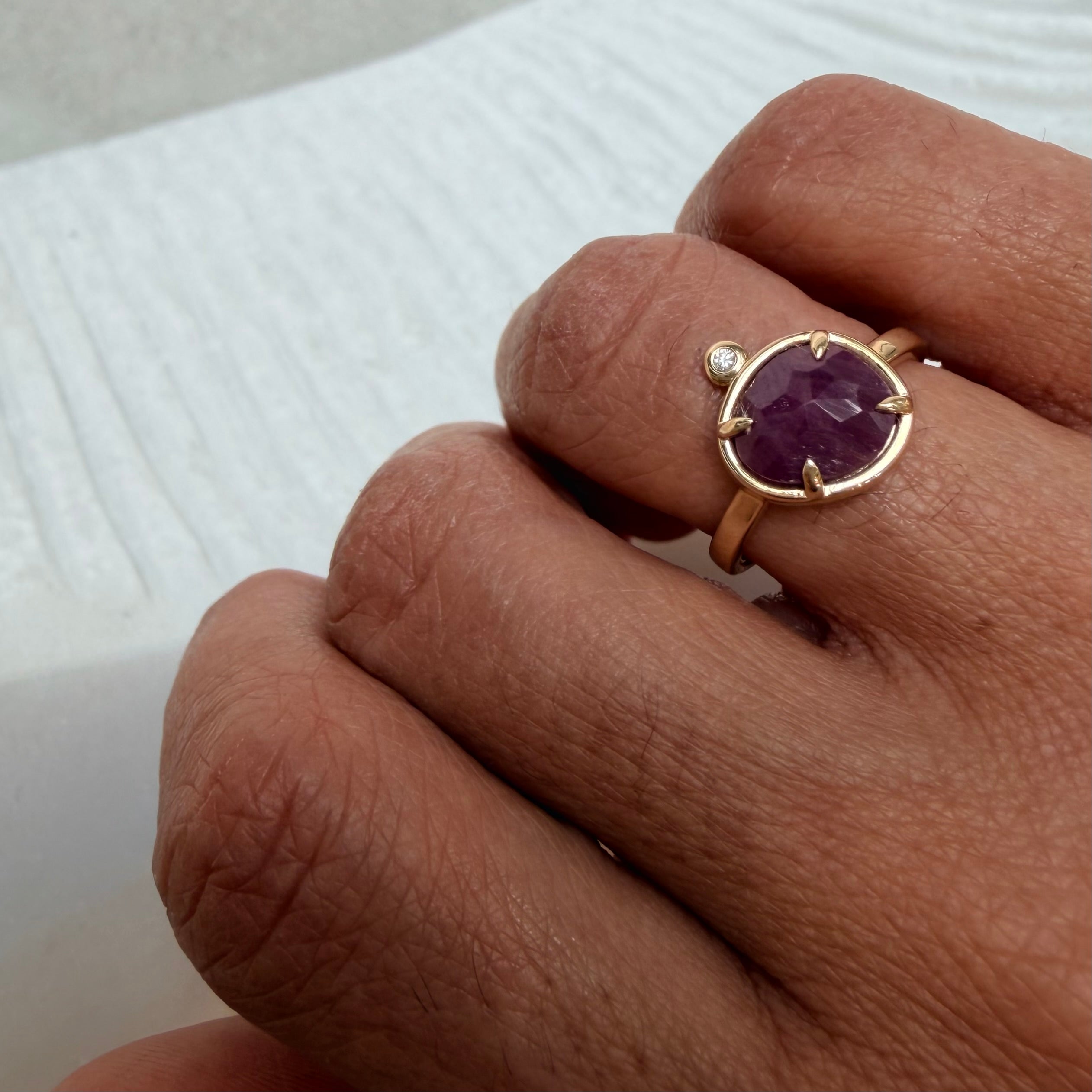 Silent Fire – 14K Gold Ring with Ruby & Diamond