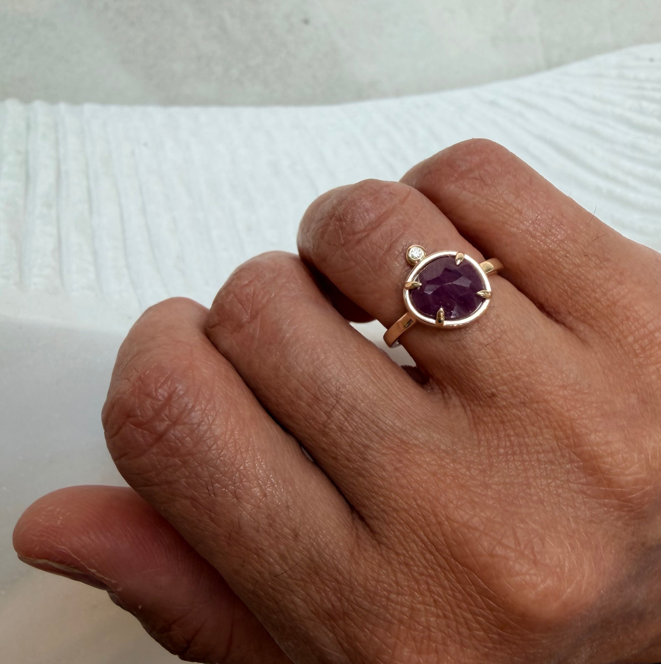 Silent Fire – 14K Gold Ring with Ruby & Diamond