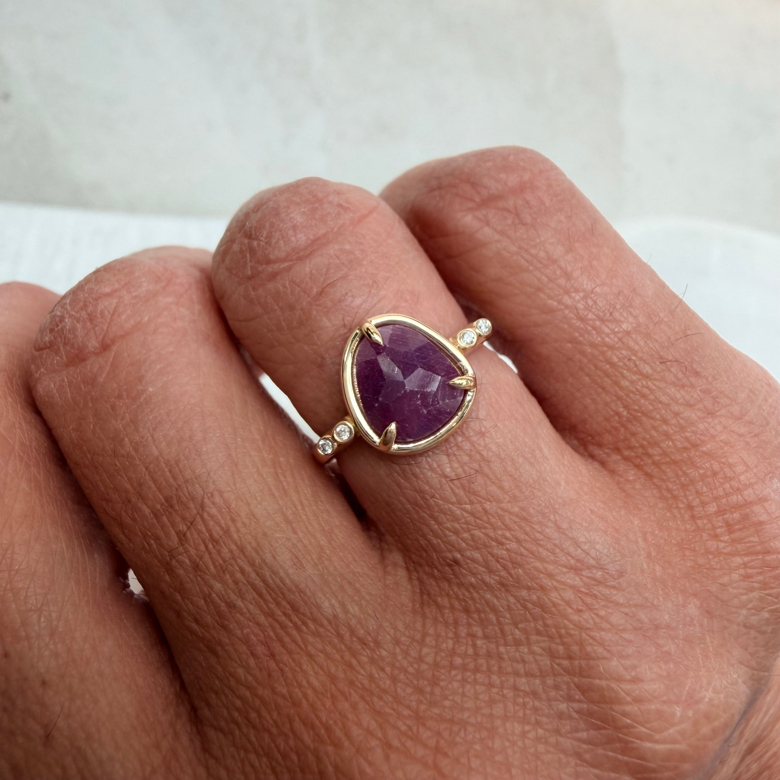 Red Essence – 14K Gold Ring with Ruby & Diamonds