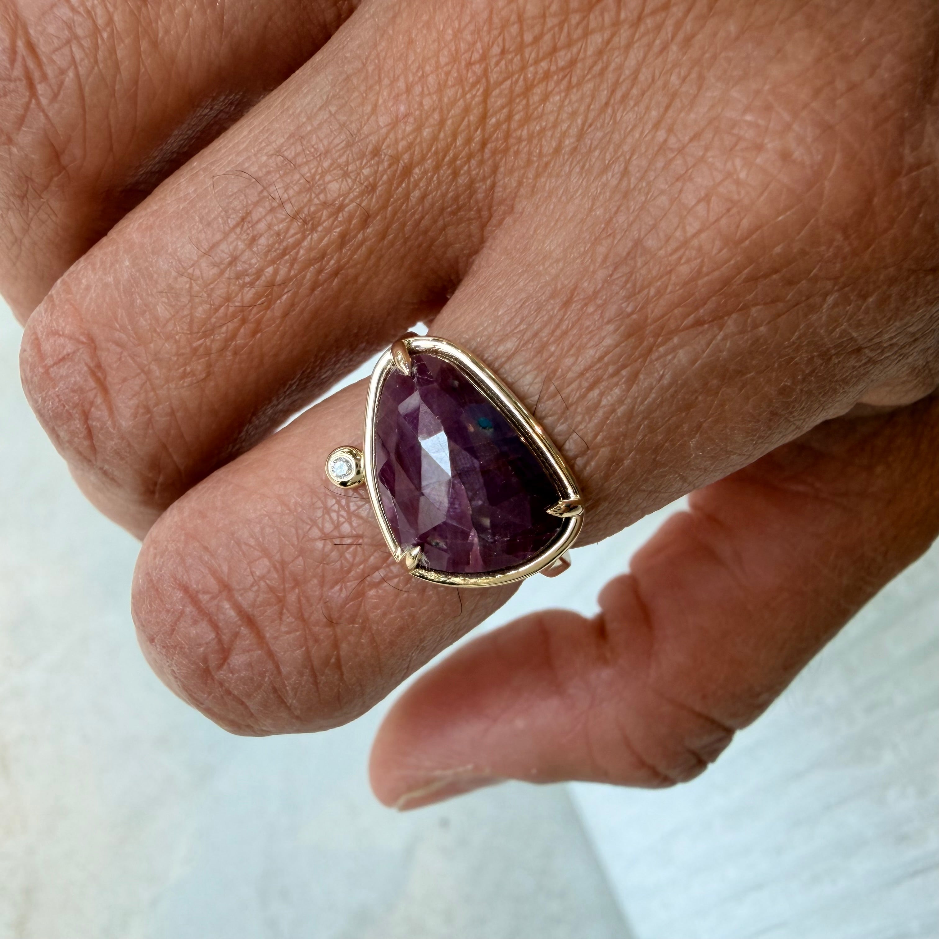 Core Red – 14K Gold Ring with Ruby & Diamonds