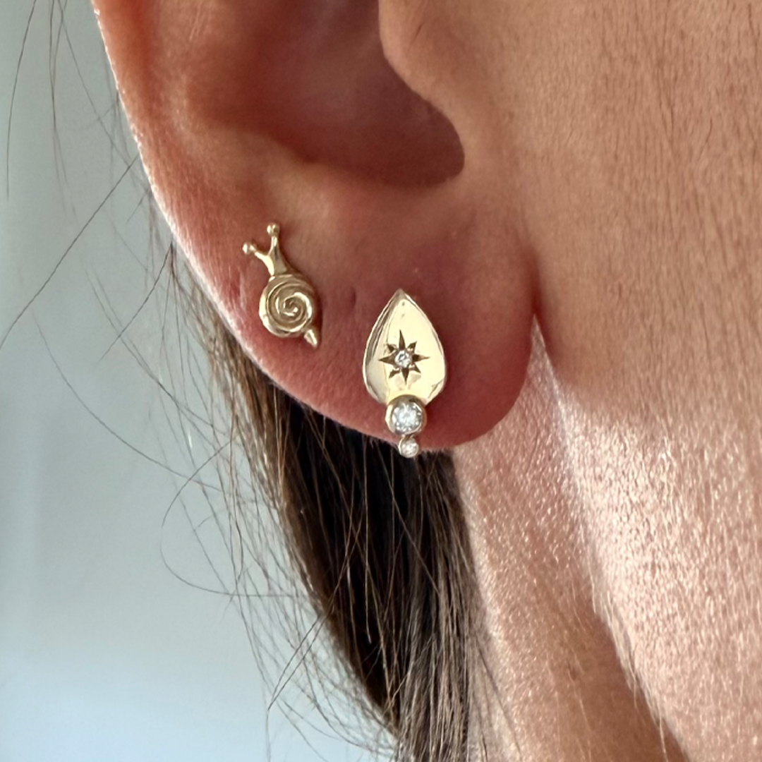 14K Gold Drop-shaped Diamond Star Stud Earrings with Diamond