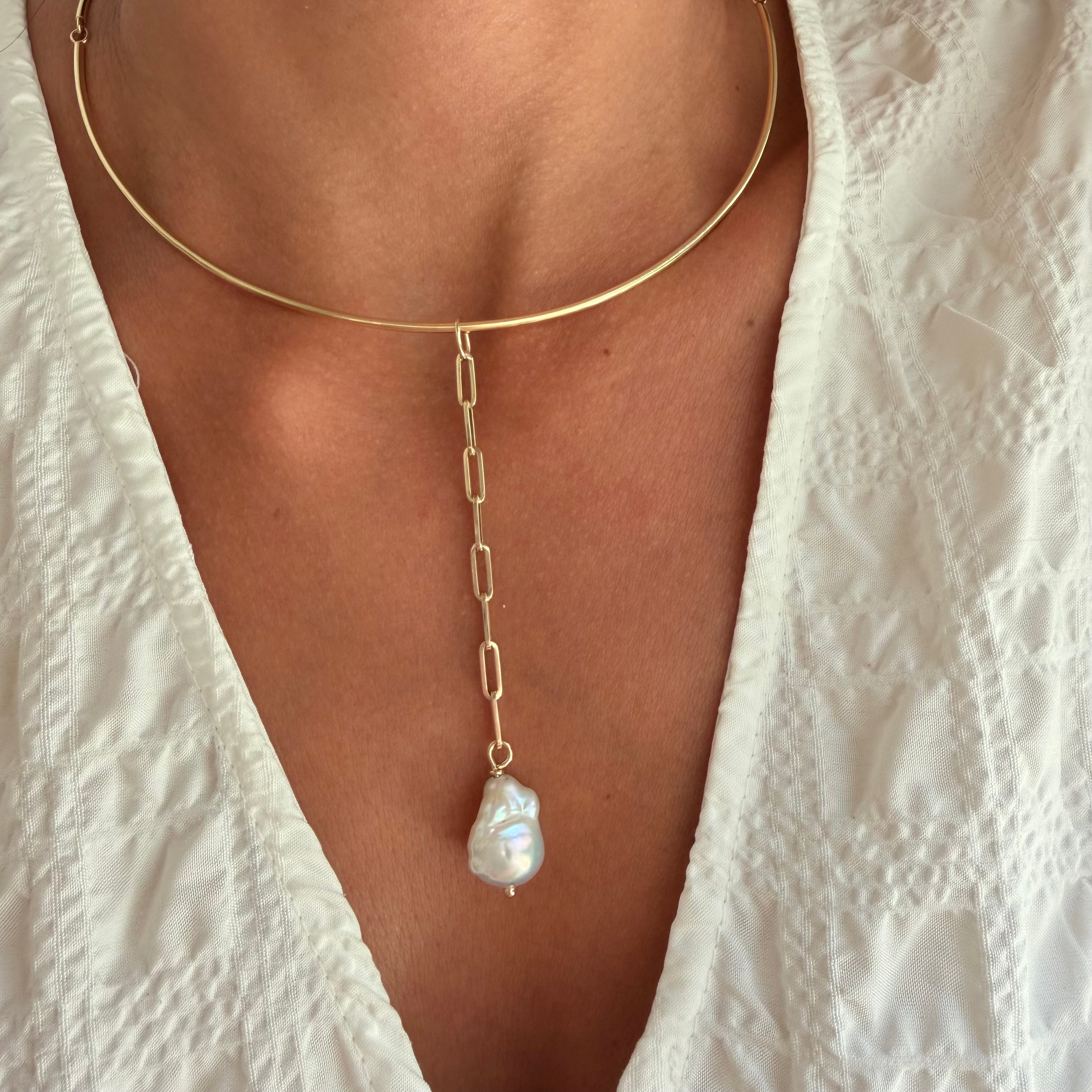 Long Baroque Pearl Chain Motif