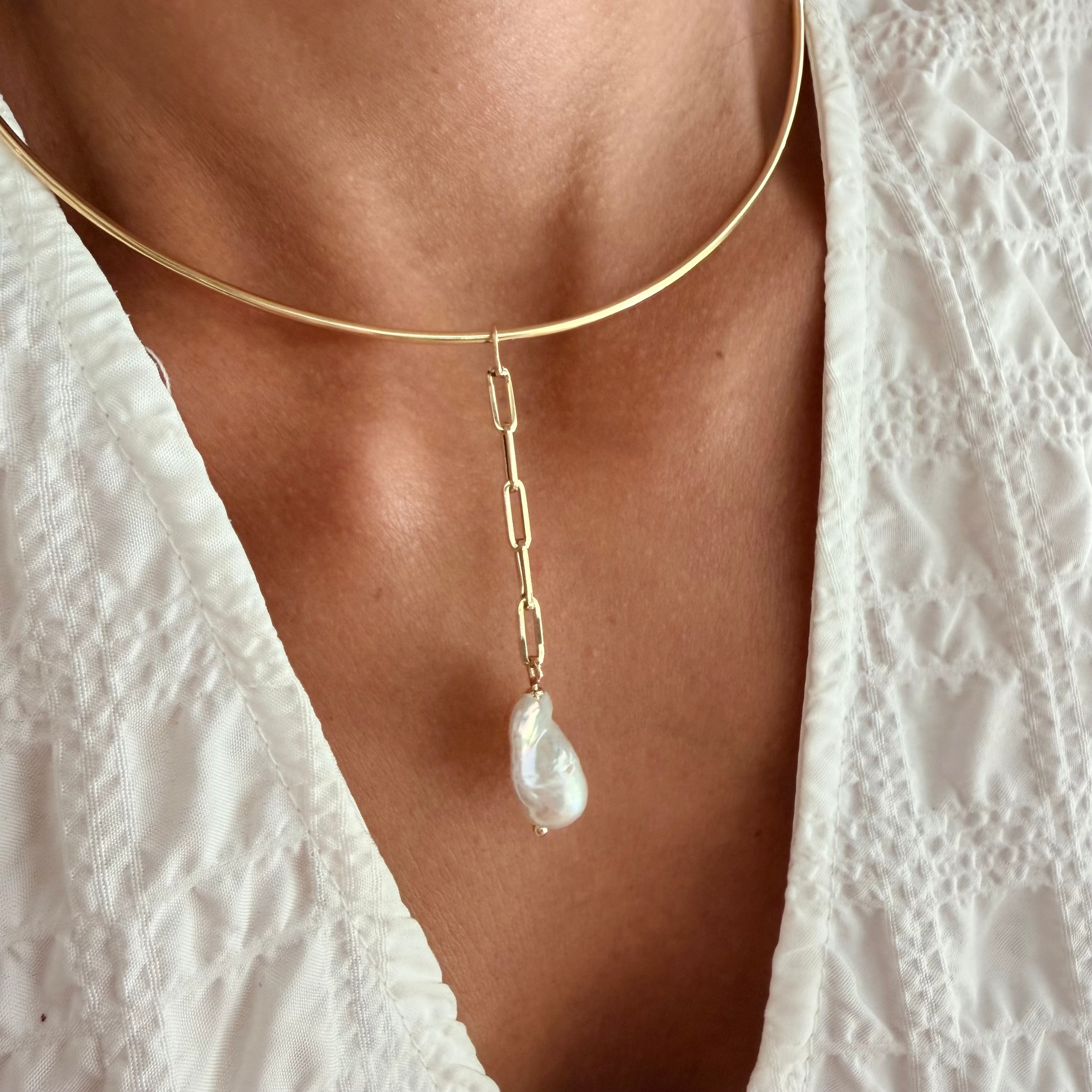 Medium Baroque Pearl Chain Motif
