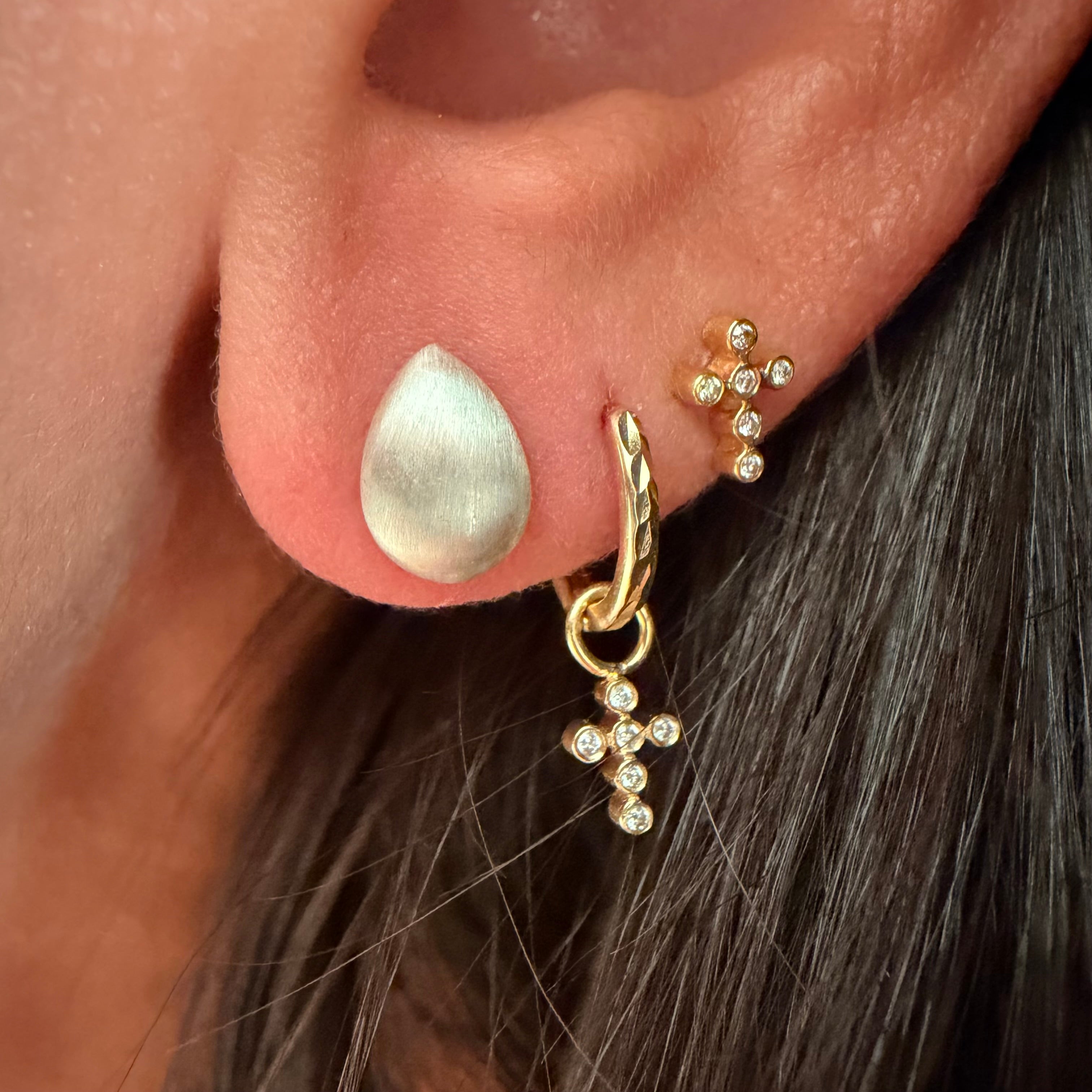 Short Stud Drops