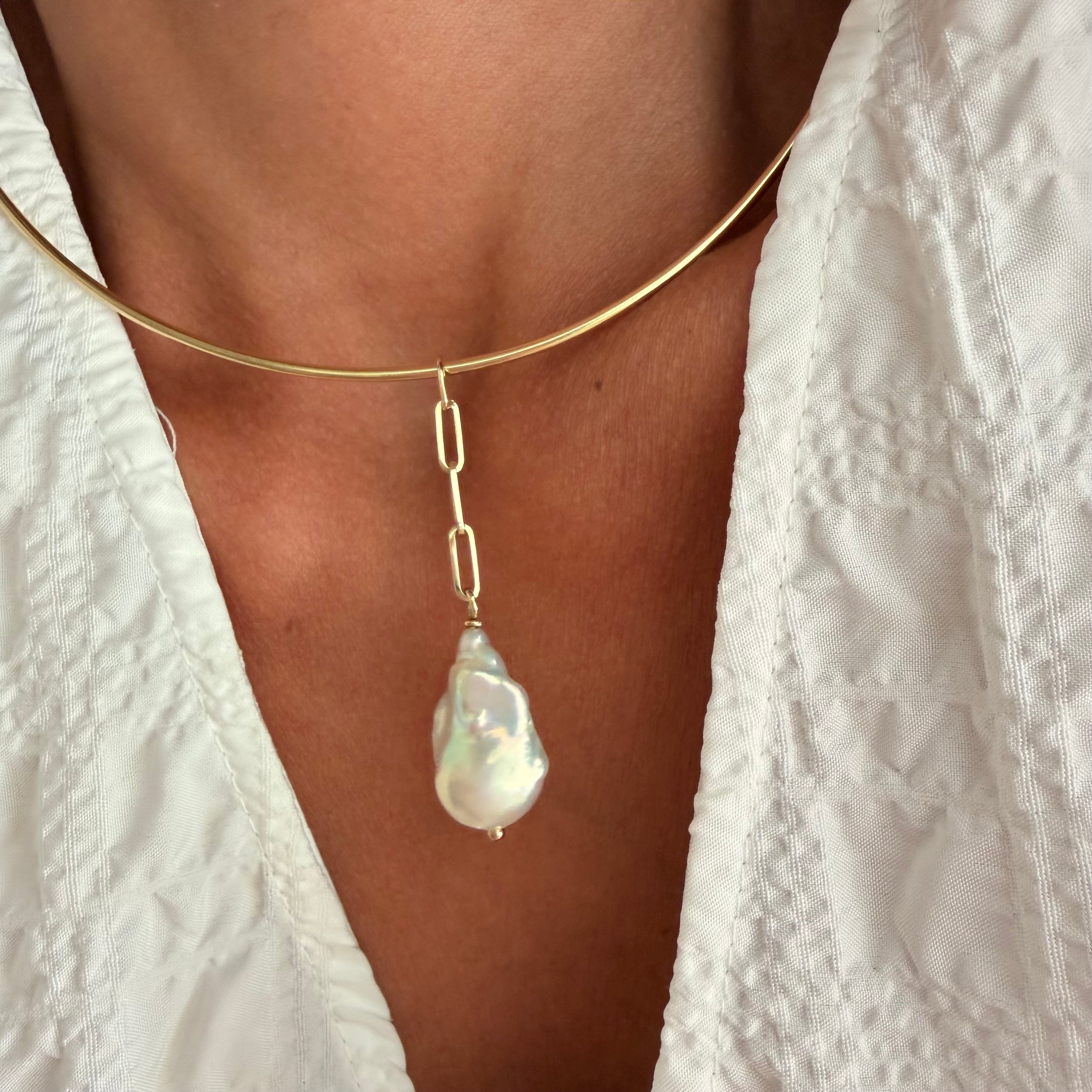 Short Big Baroque Pearl Chain Motif